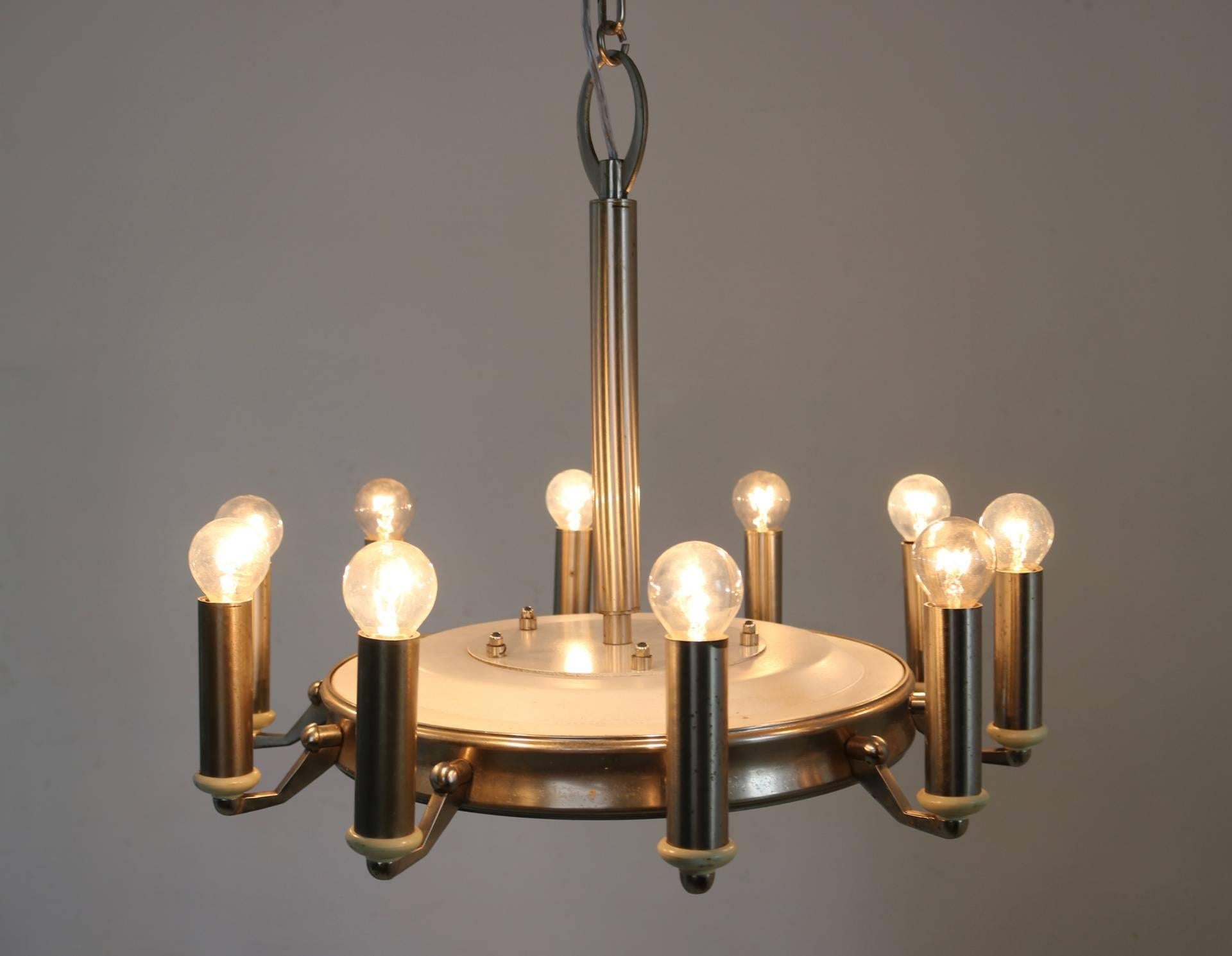 Vintage Art Deco 10-Light Round Varnished Metal Chandelier, Italy For Sale 2