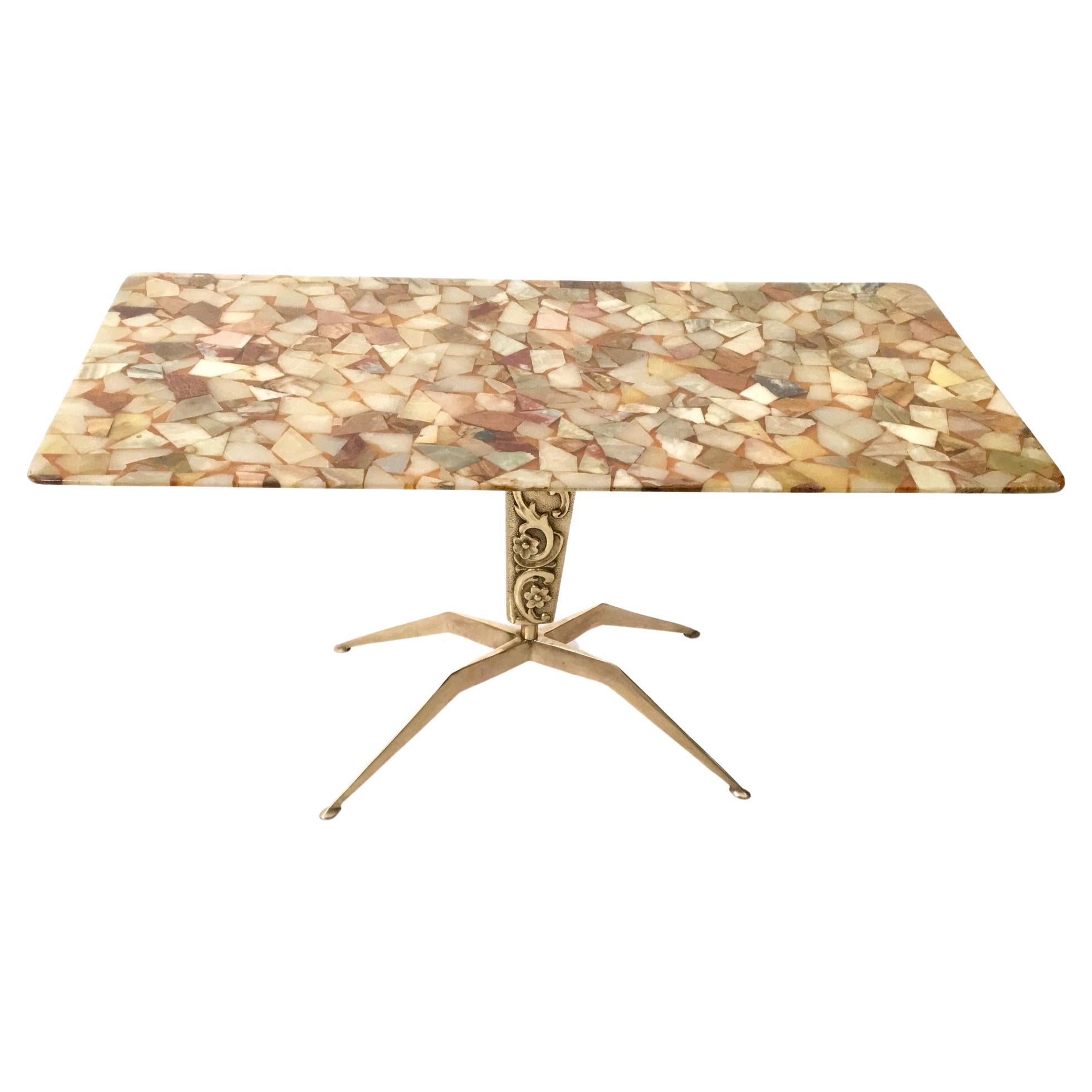 Table basse vintage en bronze avec plateau avec différents types de marbres, Italie en vente