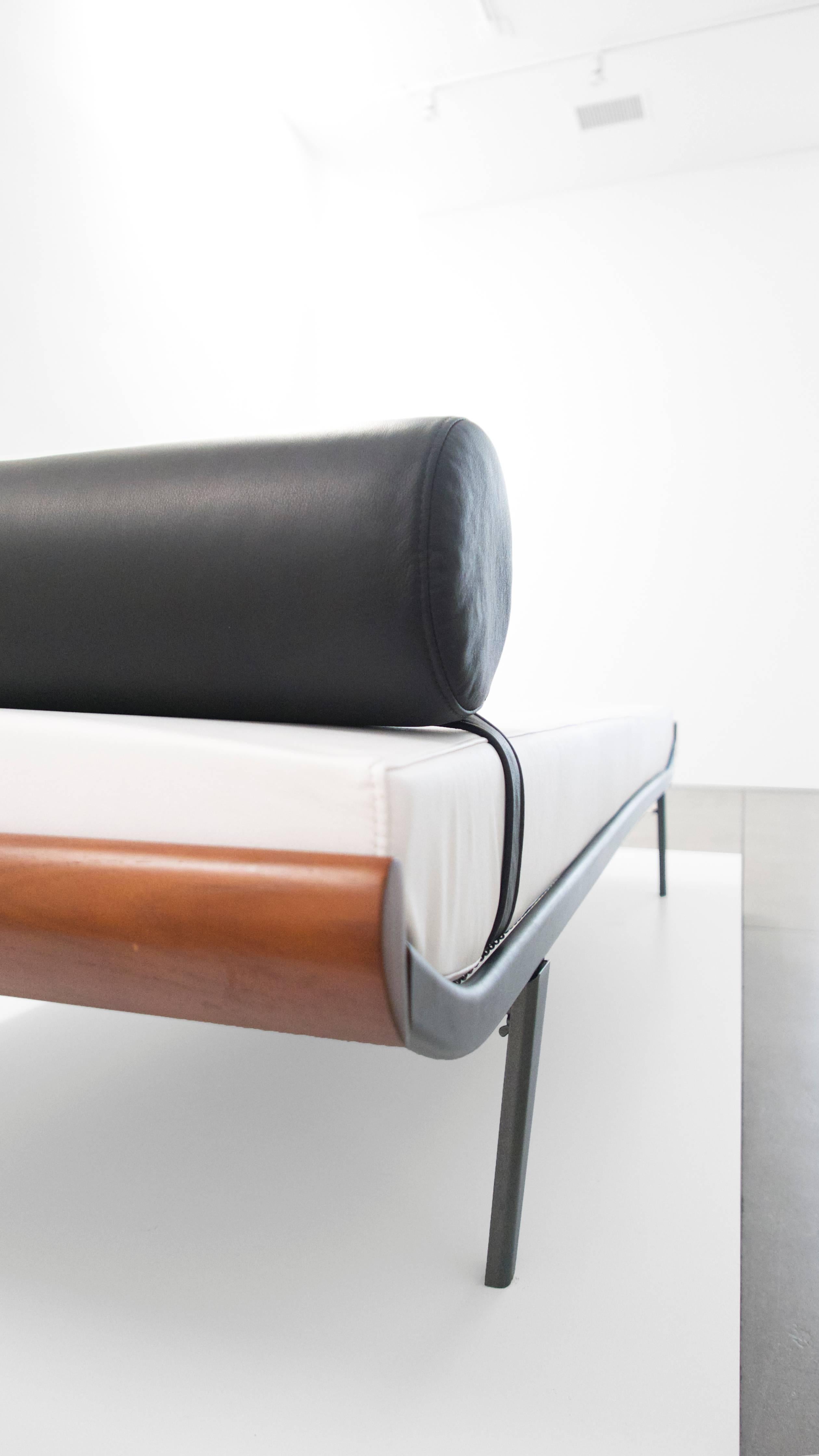 Powder-Coated A.R. Cordemeijer 'Cleopatra' Daybed for Auping