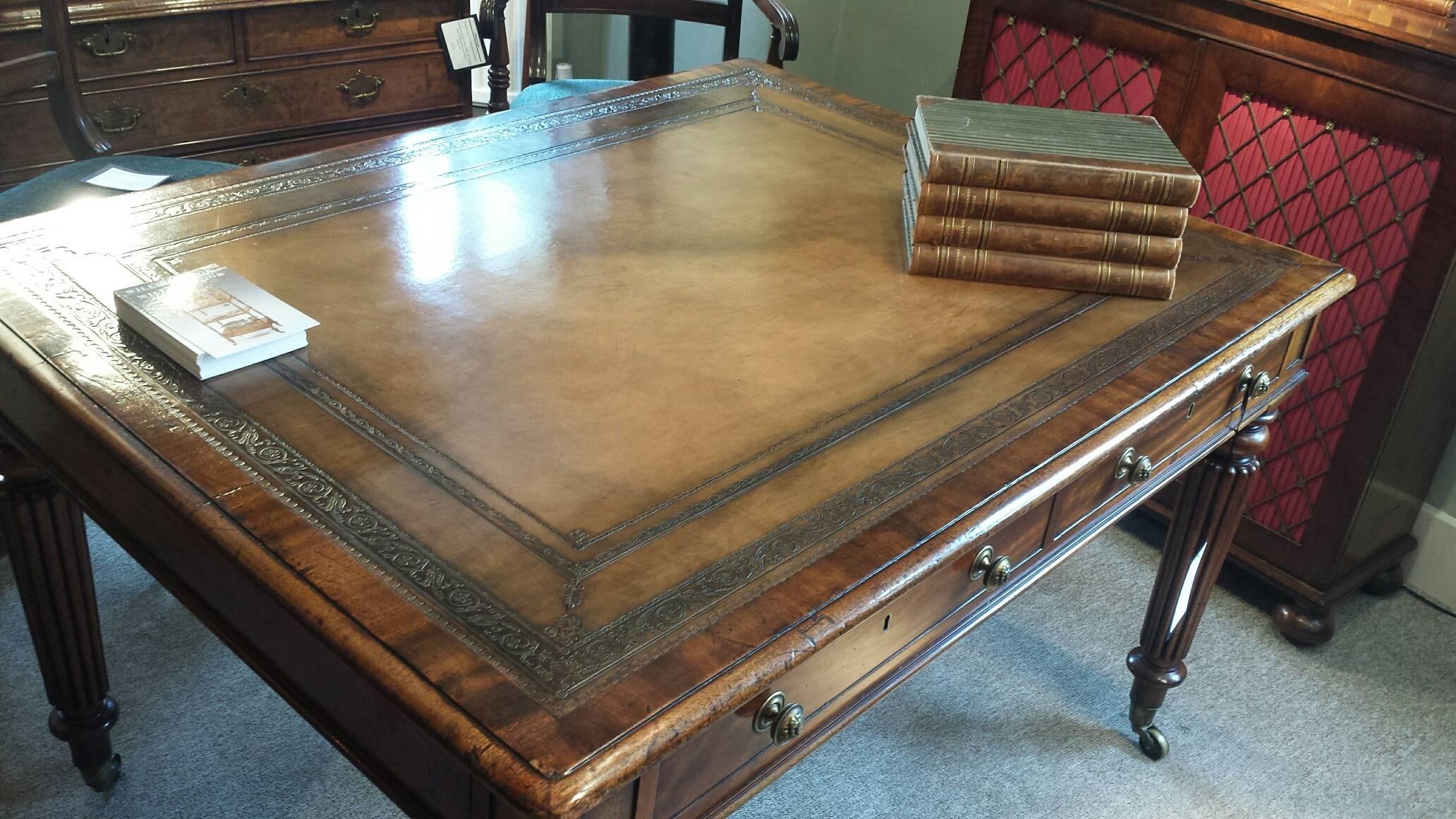 Regency Period Writing Table Attributed to Gillow In Excellent Condition In Hungerford, Berkshire