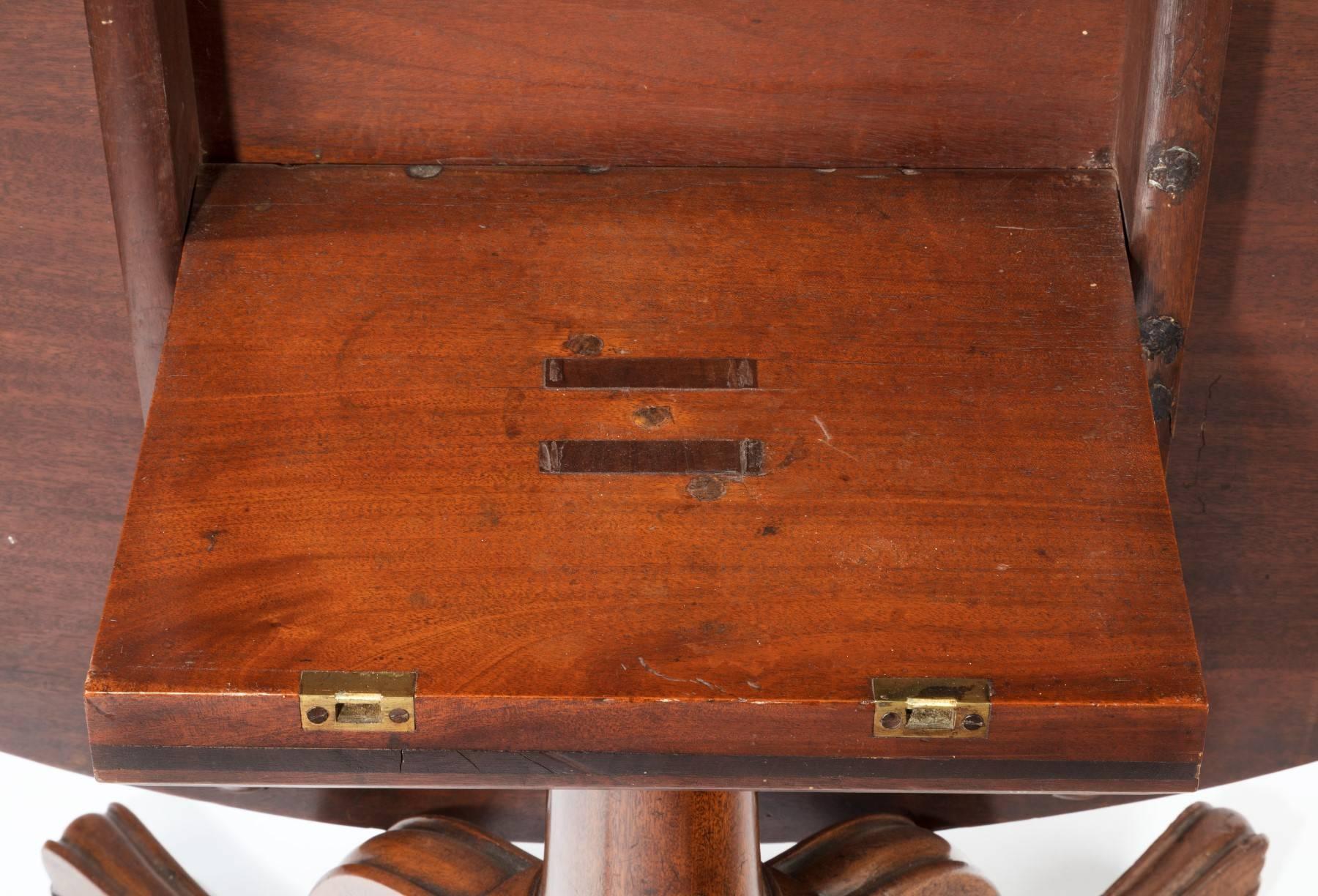 Mahogany George III Oval Breakfast Table by Gillow For Sale