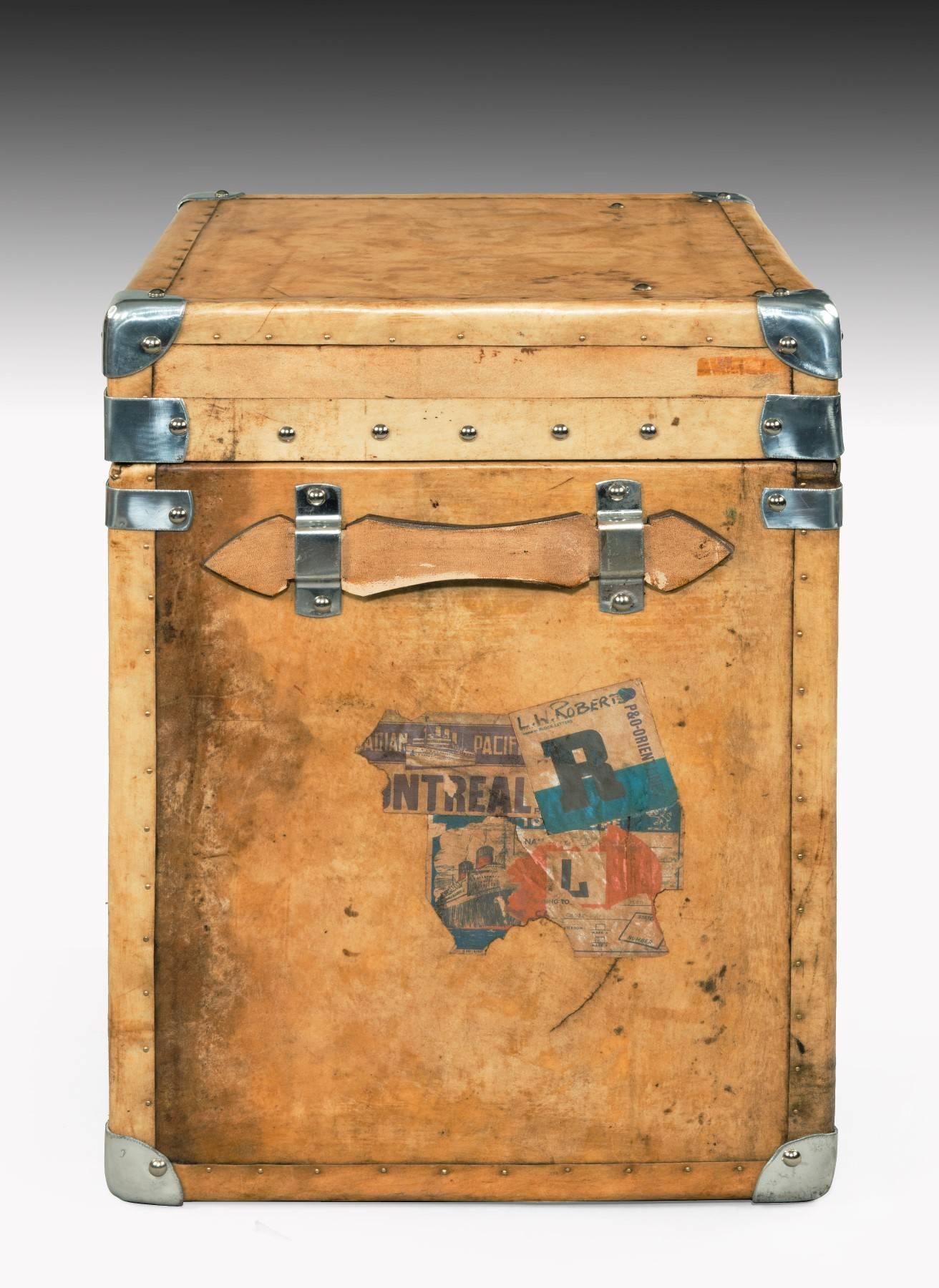 Unusual Pair of Vintage Luggage Box Trunks In Good Condition For Sale In Hungerford, Berkshire