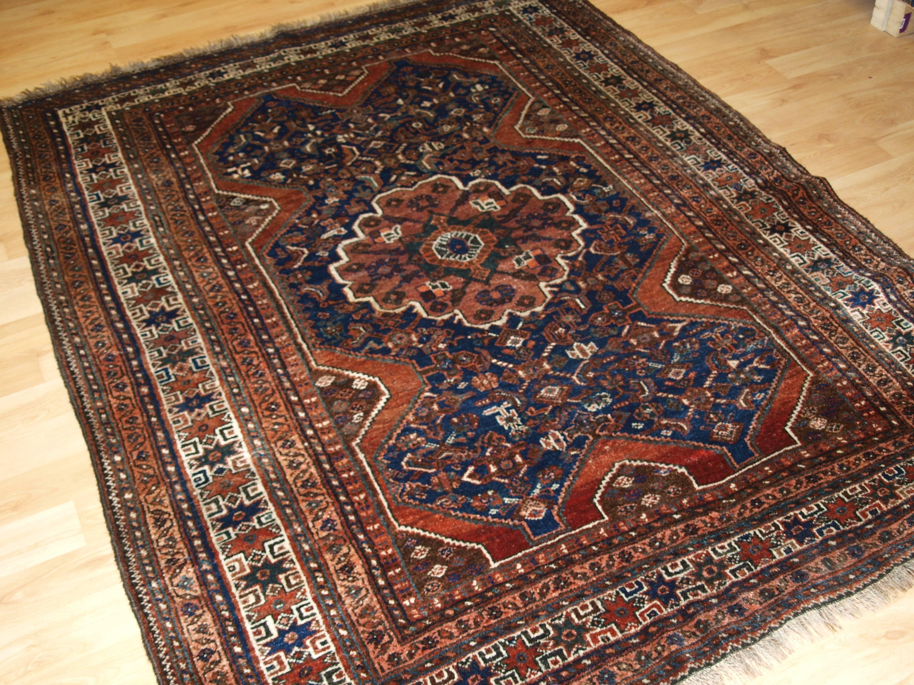 Antique South West Persian Khamseh Baharlu Tribal Rug, Single Medallion In Excellent Condition In Moreton-in-Marsh, GB