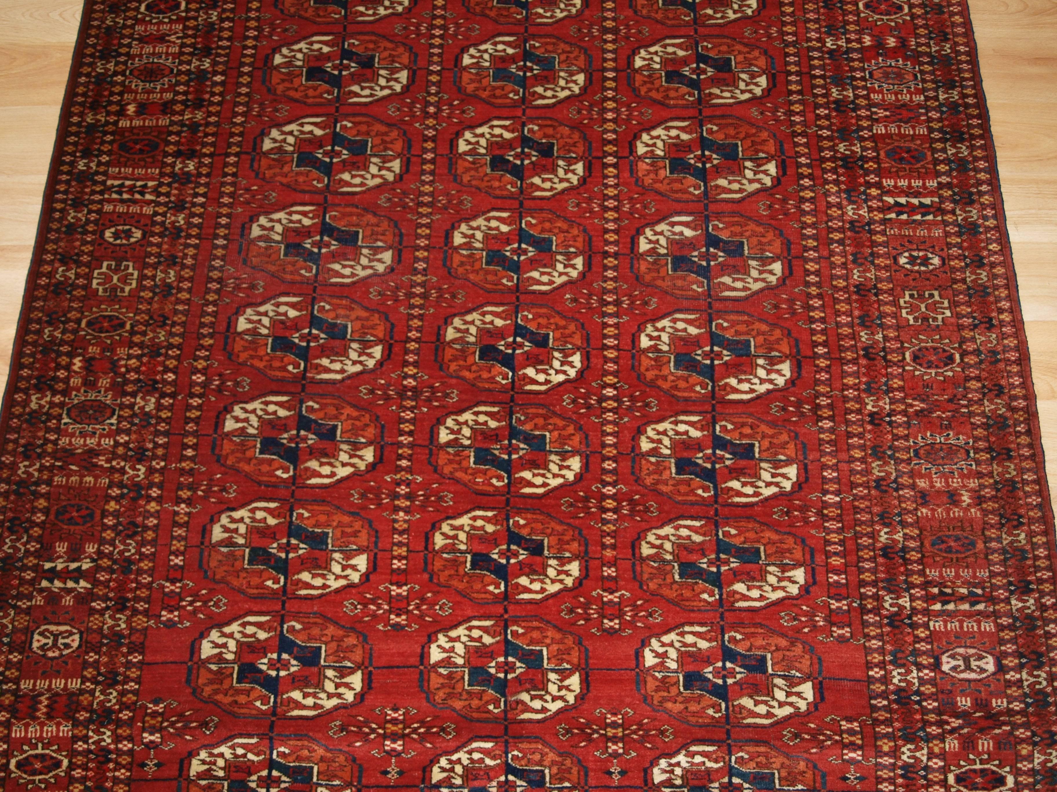 Antique Tekke Turkmen Rug, Excellent Design, Color and Fine Weave, circa 1900 In Excellent Condition In Moreton-in-Marsh, GB