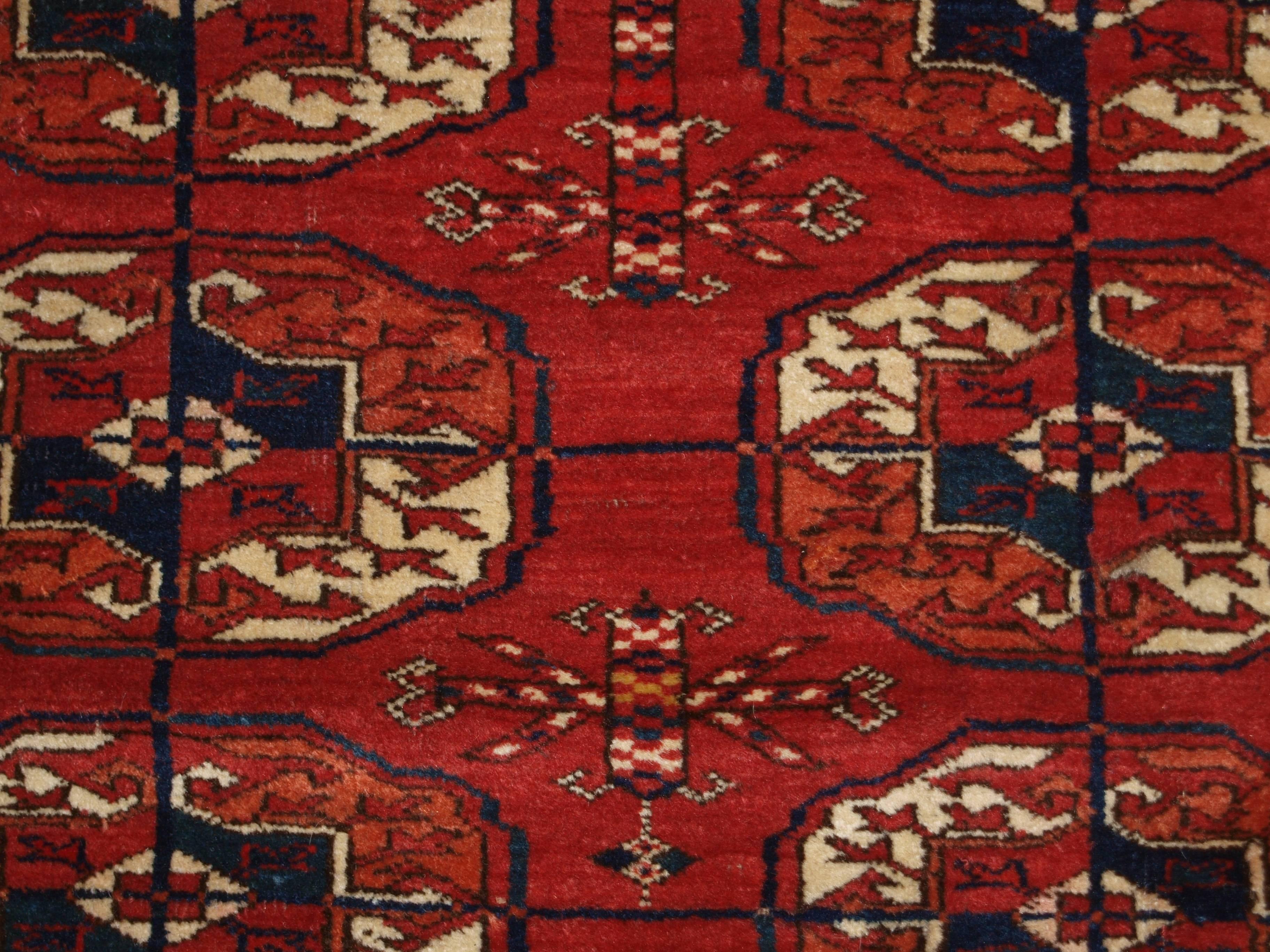 Central Asian Antique Tekke Turkmen Rug, Excellent Design, Color and Fine Weave, circa 1900