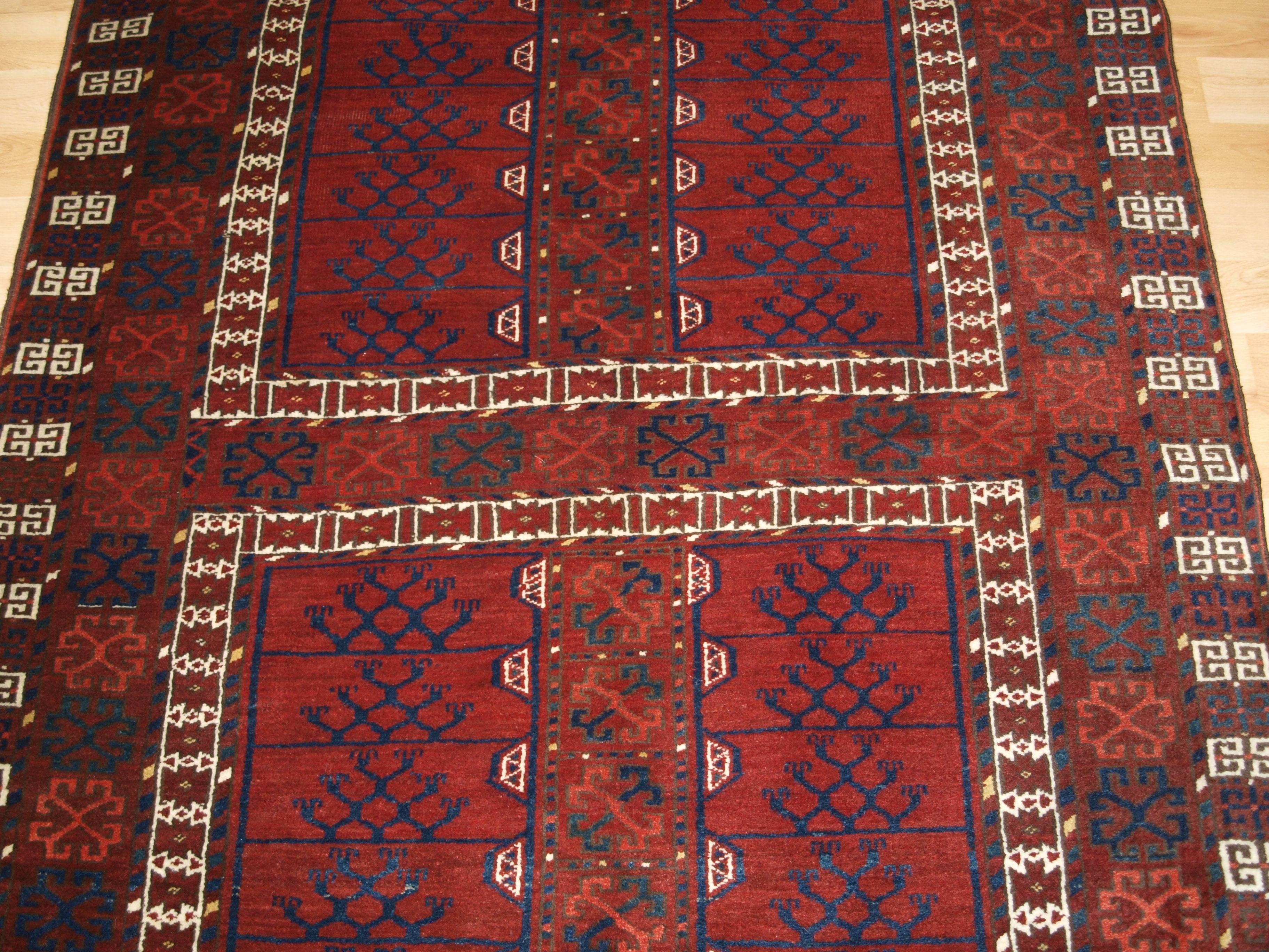 Old Afghan Village Rug of Ersari Turkmen Ensi Design, Superb Color In Excellent Condition In Moreton-in-Marsh, GB