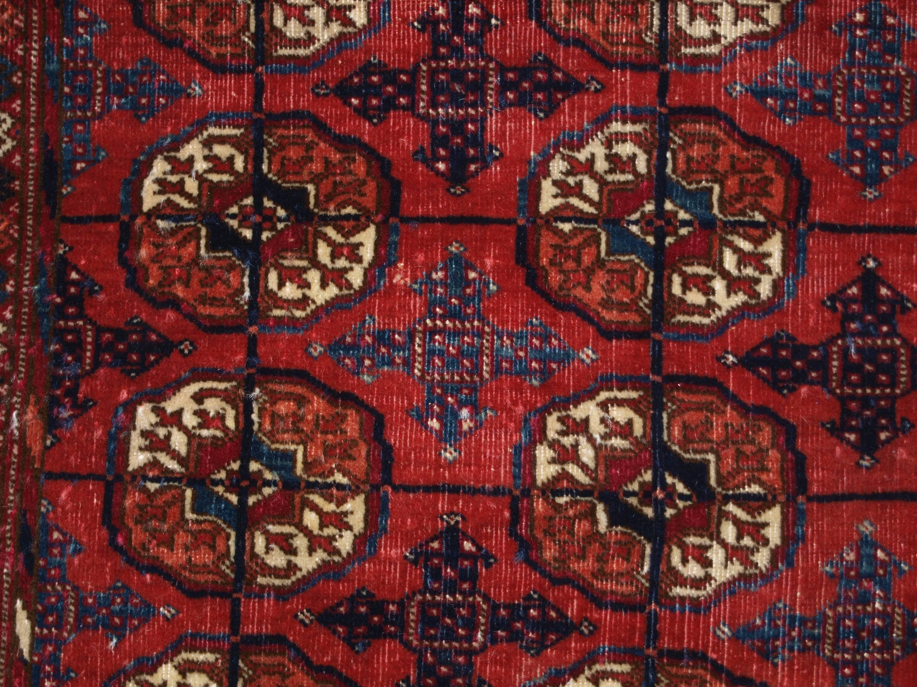 Early 20th Century Antique Tekke Turkmen Rug of Small Size For Sale