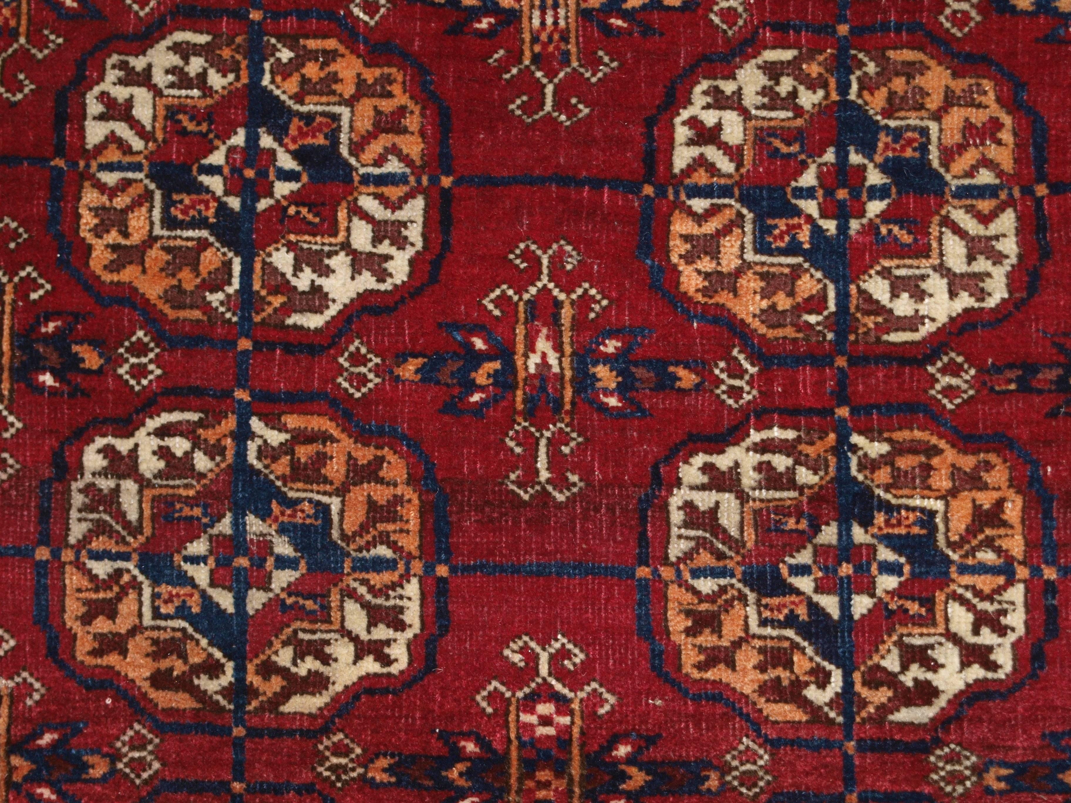 Antique Tekke Turkmen ‘Dip Khali’ Rug of Small Size For Sale 2