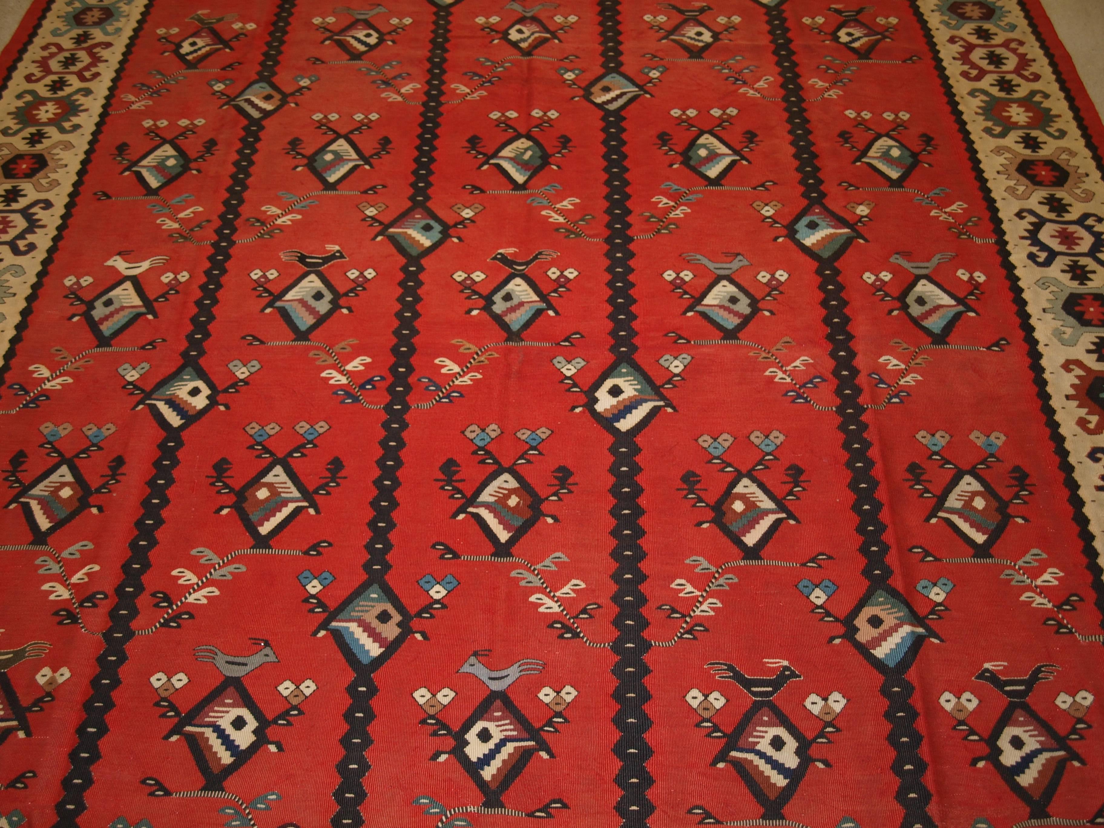 Old Anatolian Sharkoy Kilim, Western Turkey, of Very Unusual Design, circa 1920 In Excellent Condition For Sale In Moreton-in-Marsh, GB