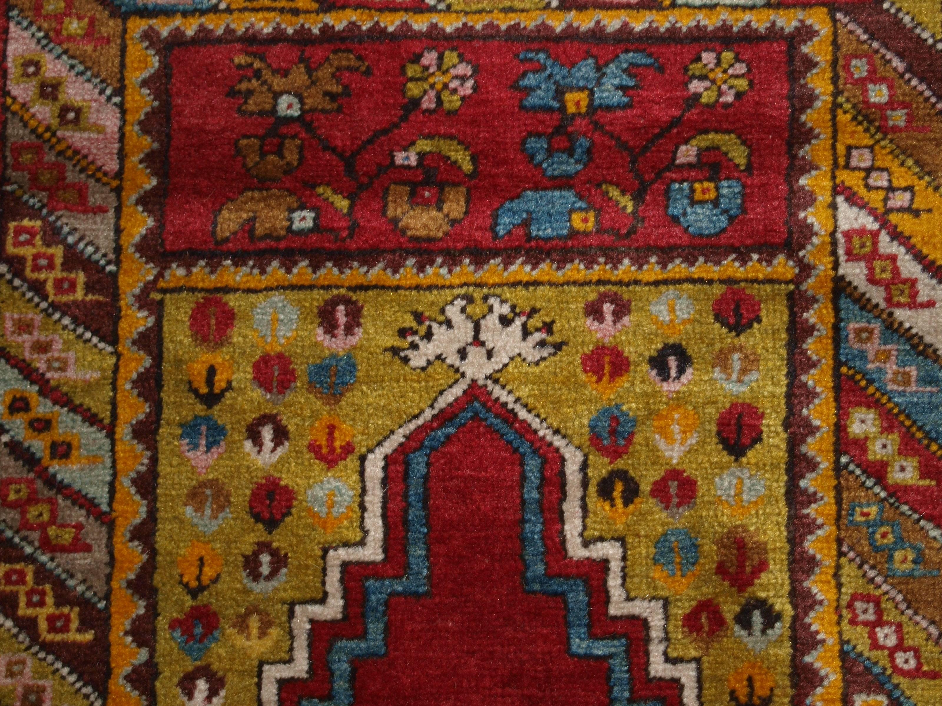 Antique Anatolian Kirsehir Village Prayer Rug of Traditional Design For Sale 2