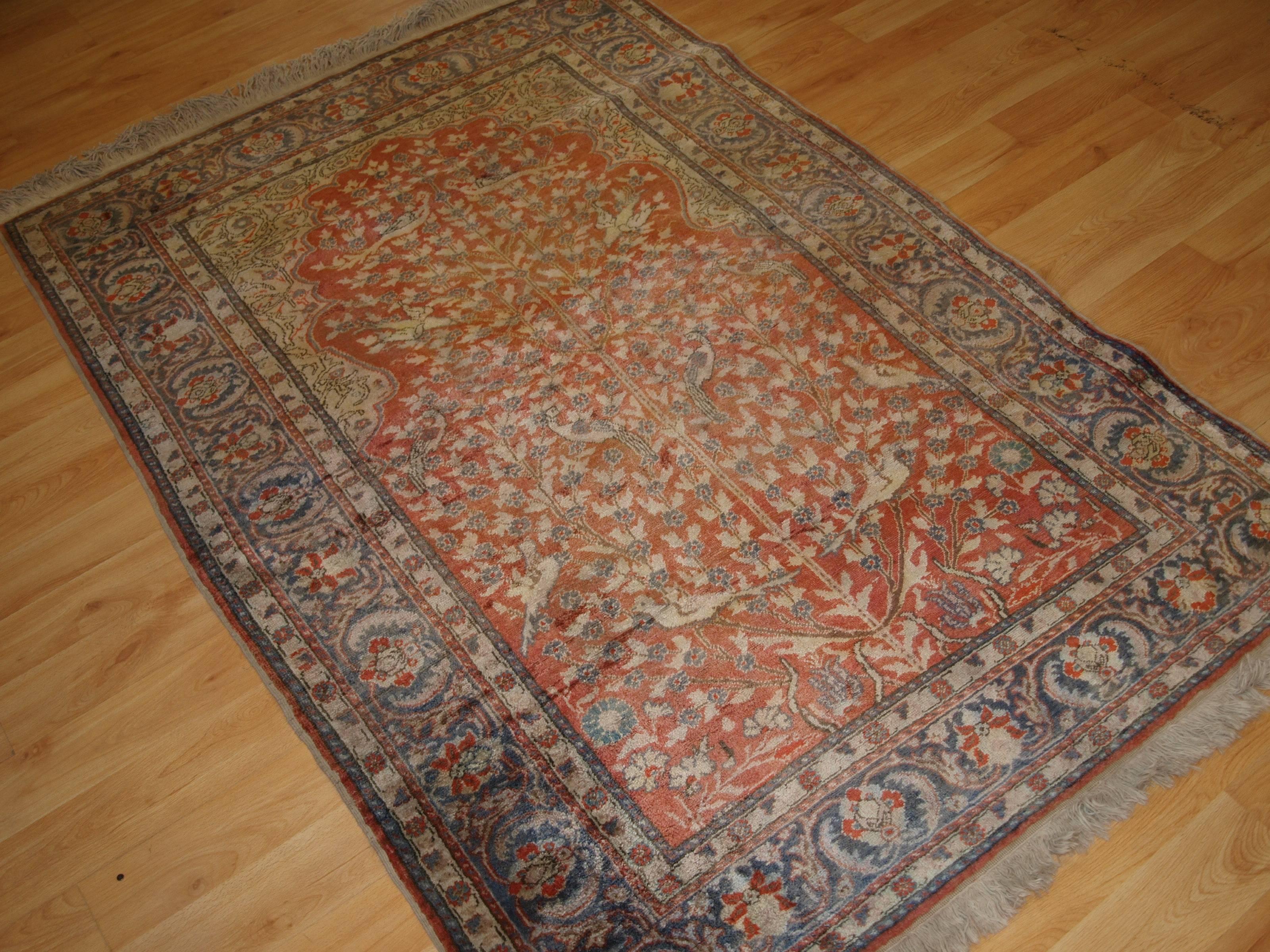 Life prayer design, circa 1920.
Size: 5ft 8in x 3ft 11in (172 x 120cm).

Antique Anatolian Kayseri 'art silk' prayer rug, beautifully drawn with a tree of life and birds.

circa 1920.

'Art Silk' is a widely accepted term for cotton that has