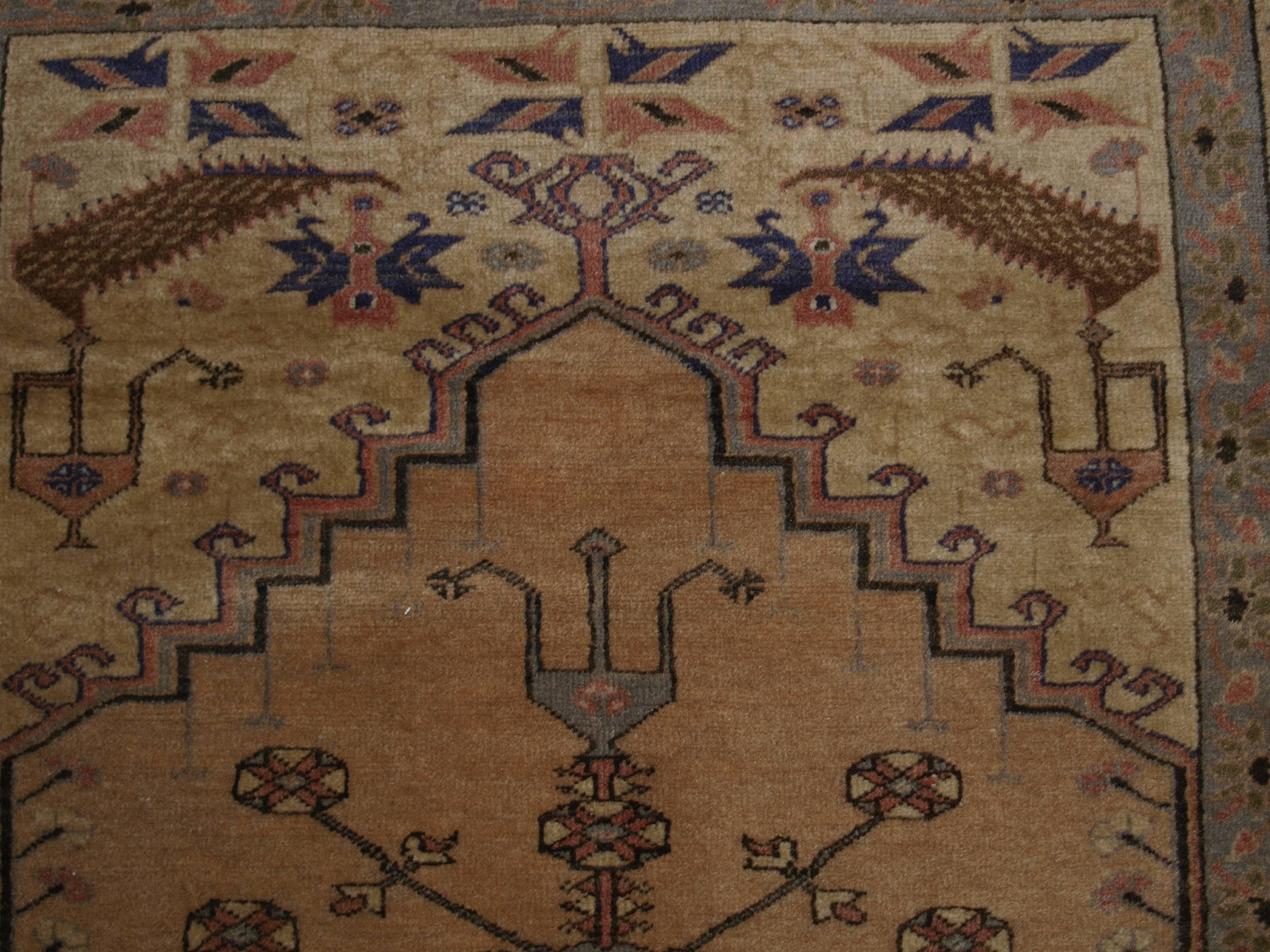 Antique Turkish Kayseri Prayer Rug of Traditional Ladik Design For Sale 2