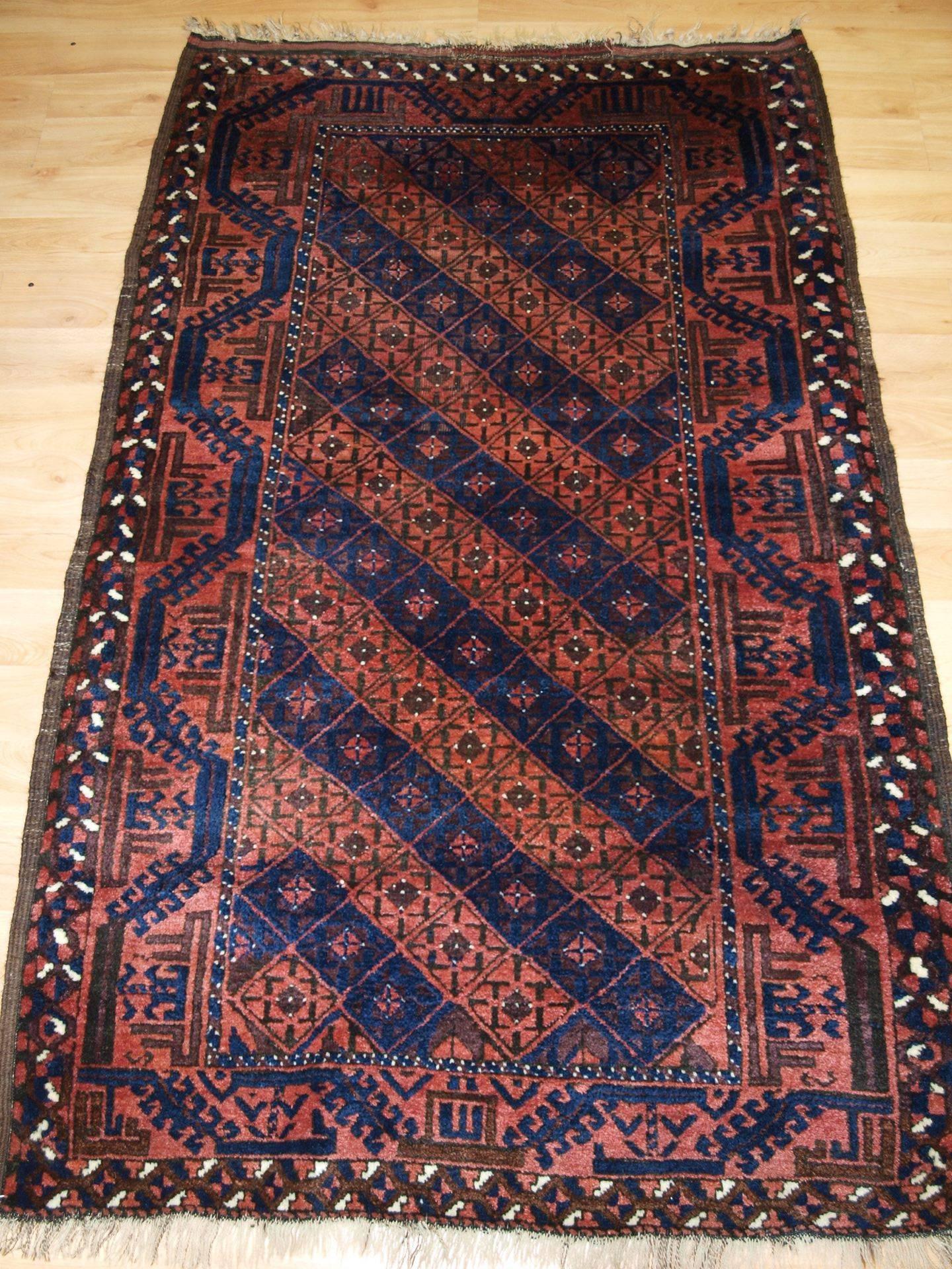 Antique Persian Baluch Rug from Eastern Persia, circa 1900 In Excellent Condition In Moreton-in-Marsh, GB