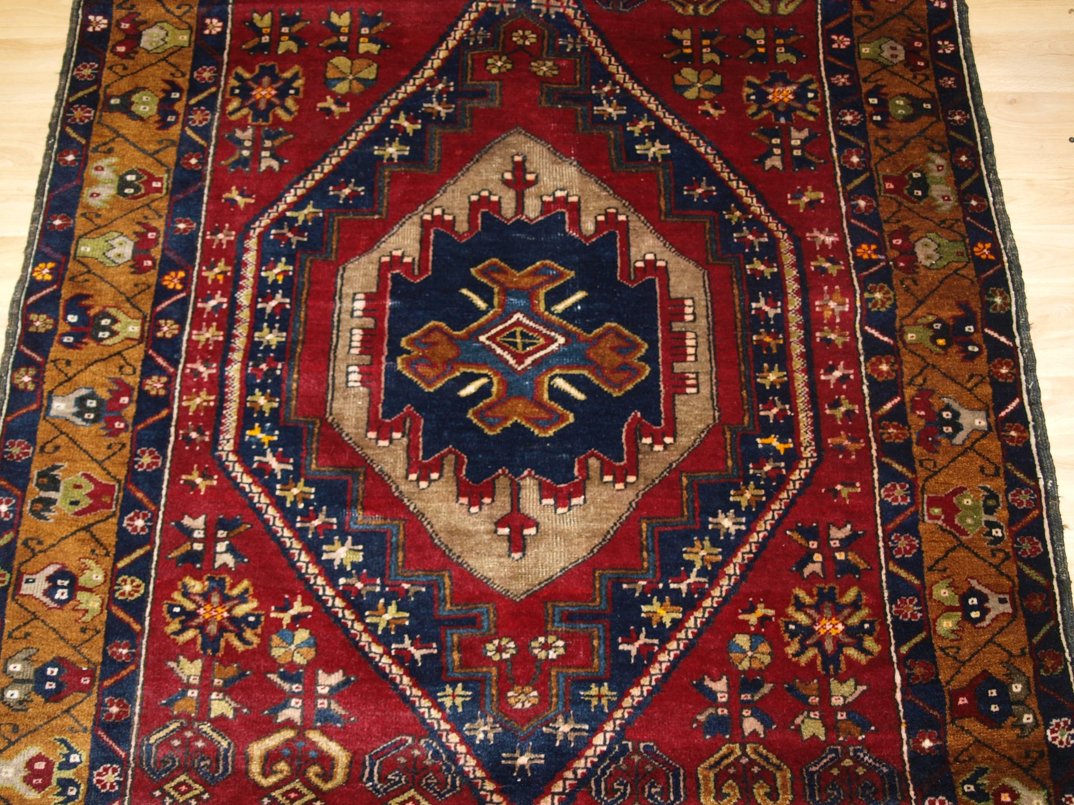 Turkish Antique Anatolian Yahyali Rug with Traditional Large Medallion Design circa 1920 For Sale