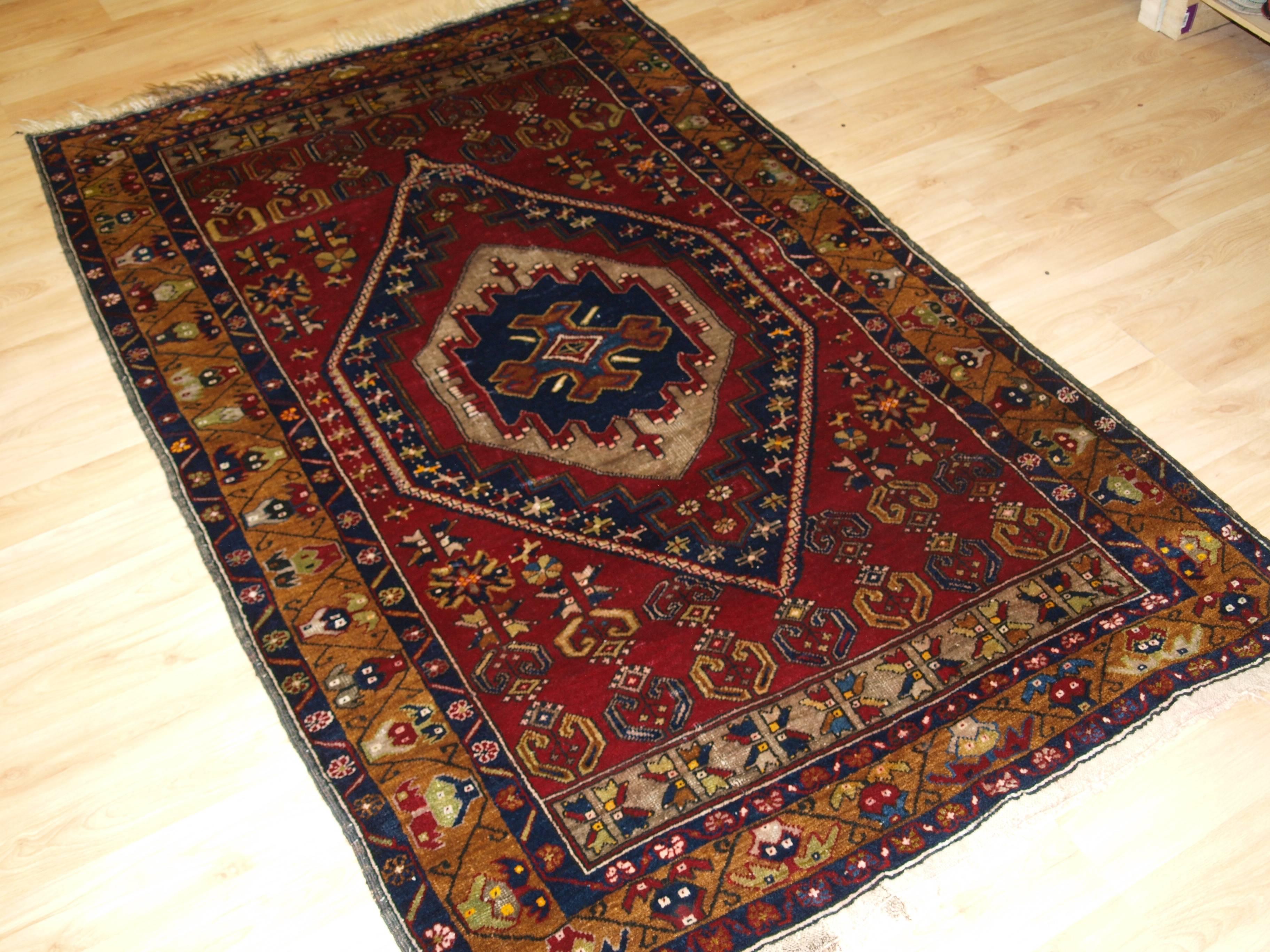 Antique Anatolian Yahyali Rug with Traditional Large Medallion Design circa 1920 For Sale 1