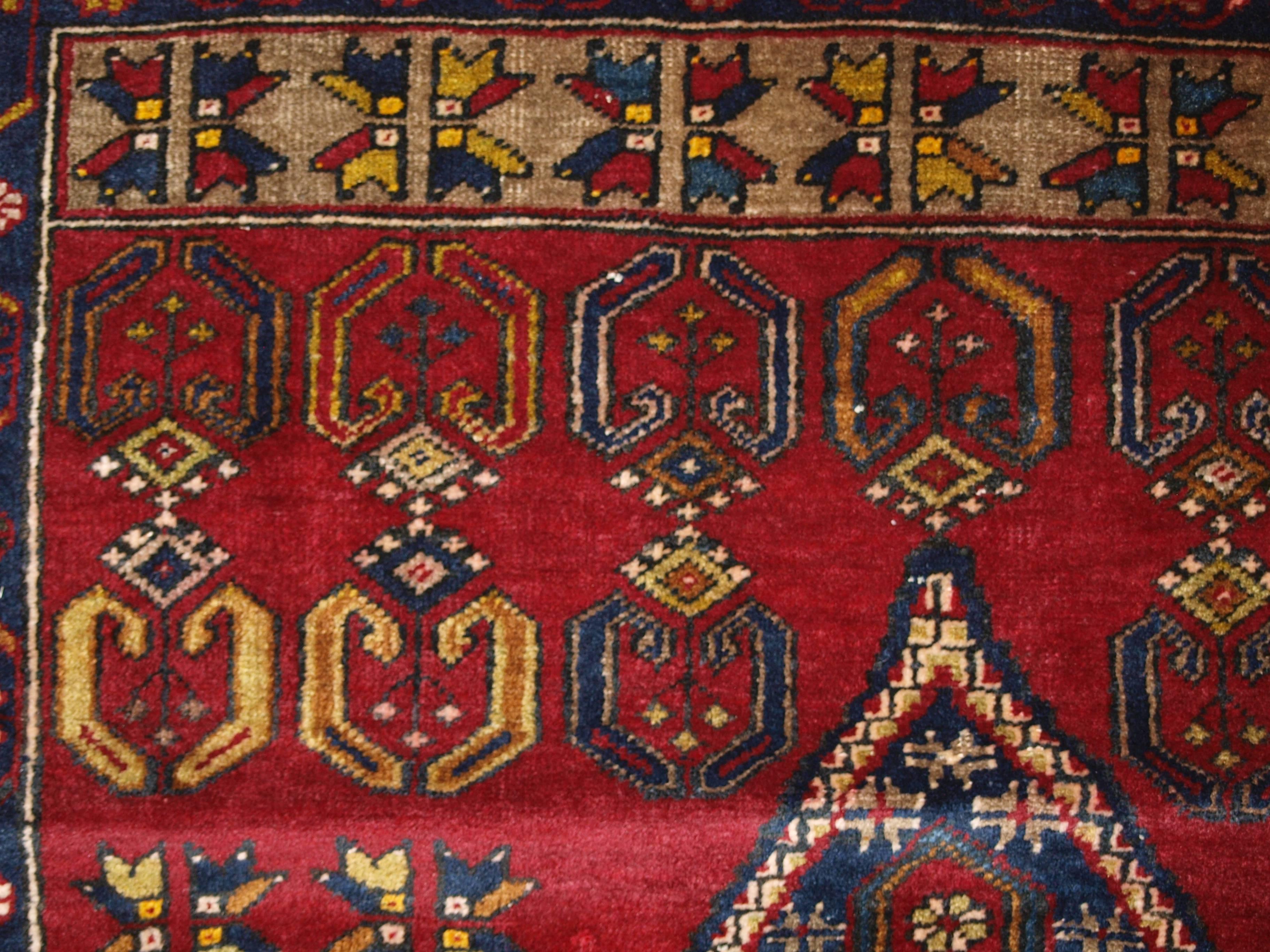 Antique Anatolian Yahyali Rug with Traditional Large Medallion Design circa 1920 For Sale 3