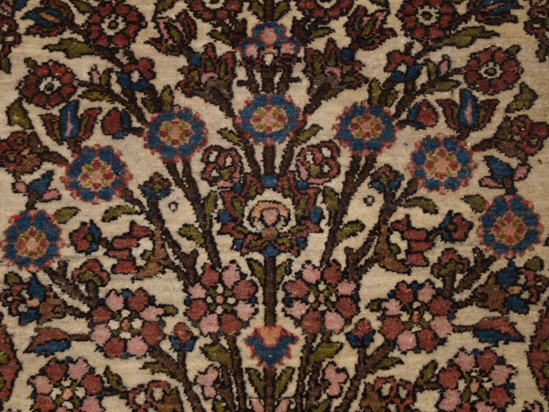 Early 20th Century Isfahan Prayer Rug with a Very Traditional Floral Vase Design, circa 1900 For Sale