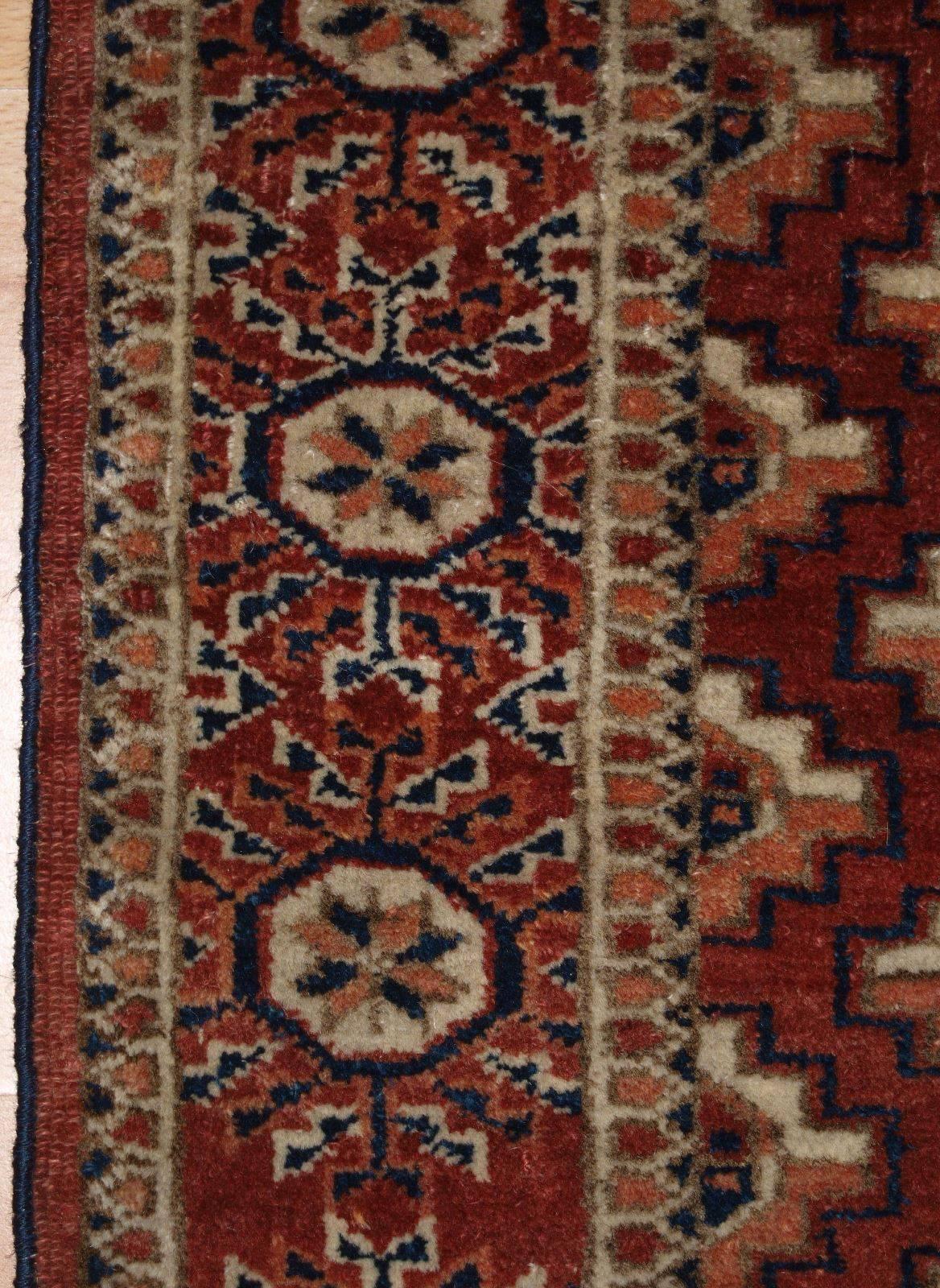 Antique Tekke Turkmen Rug of Small Square Size, circa 1900 In Excellent Condition For Sale In Moreton-in-Marsh, GB