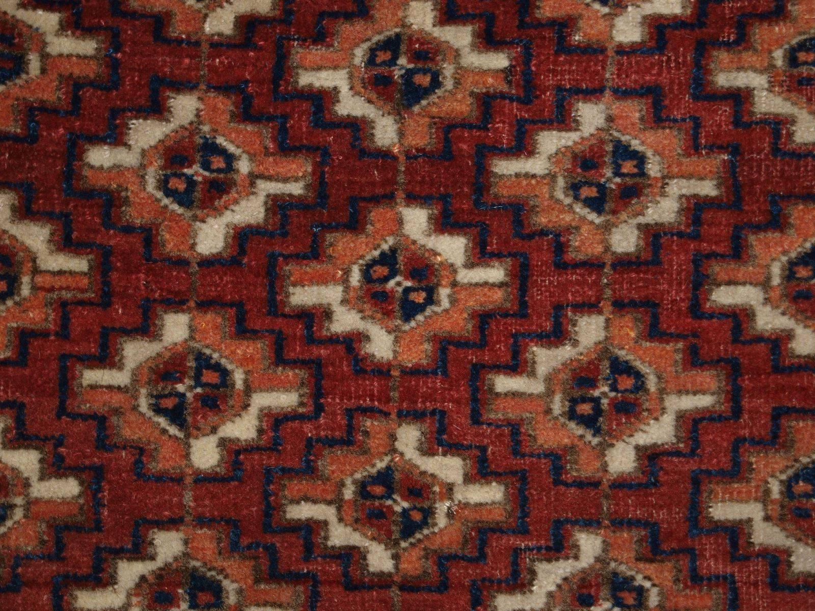 Antique Tekke Turkmen small square dowry rug with chuval guls, circa 1900
Size: 3ft 9in x 3ft 5in (114 x 104cm).

Antique Tekke Turkmen rug of small square size, these rugs are generally considered to be ‘dowry’ weavings, 

circa 1900.

This