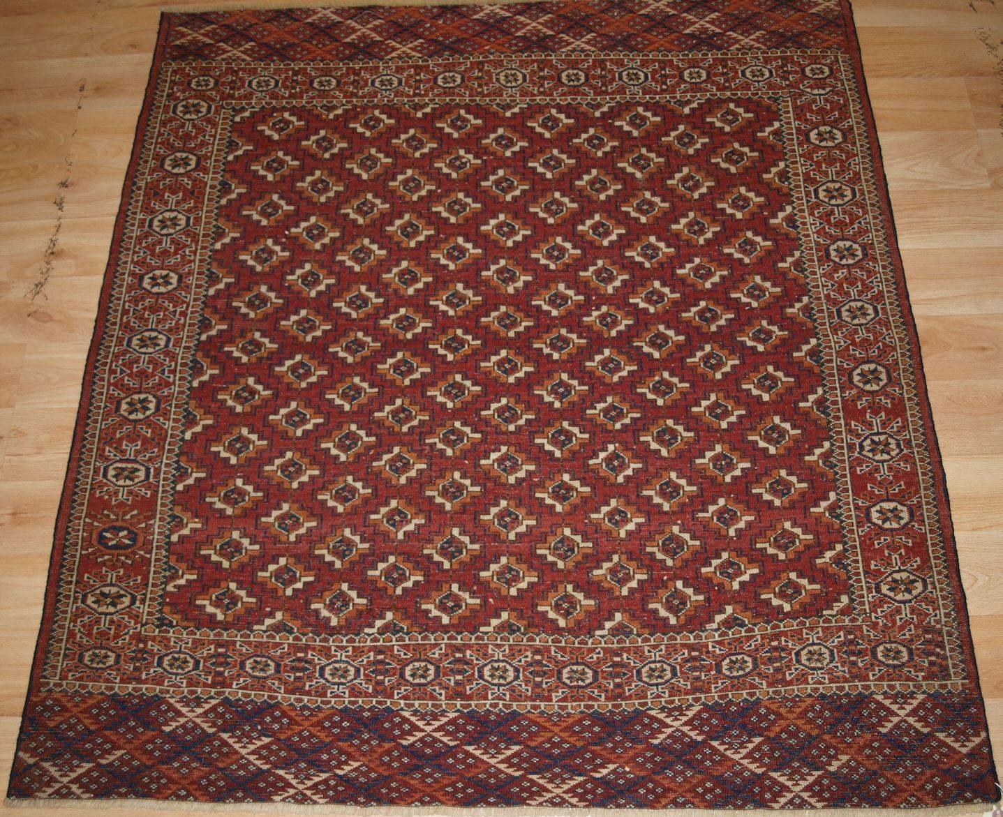 Antique Tekke Turkmen Rug of Small Square Size, circa 1900 For Sale 2