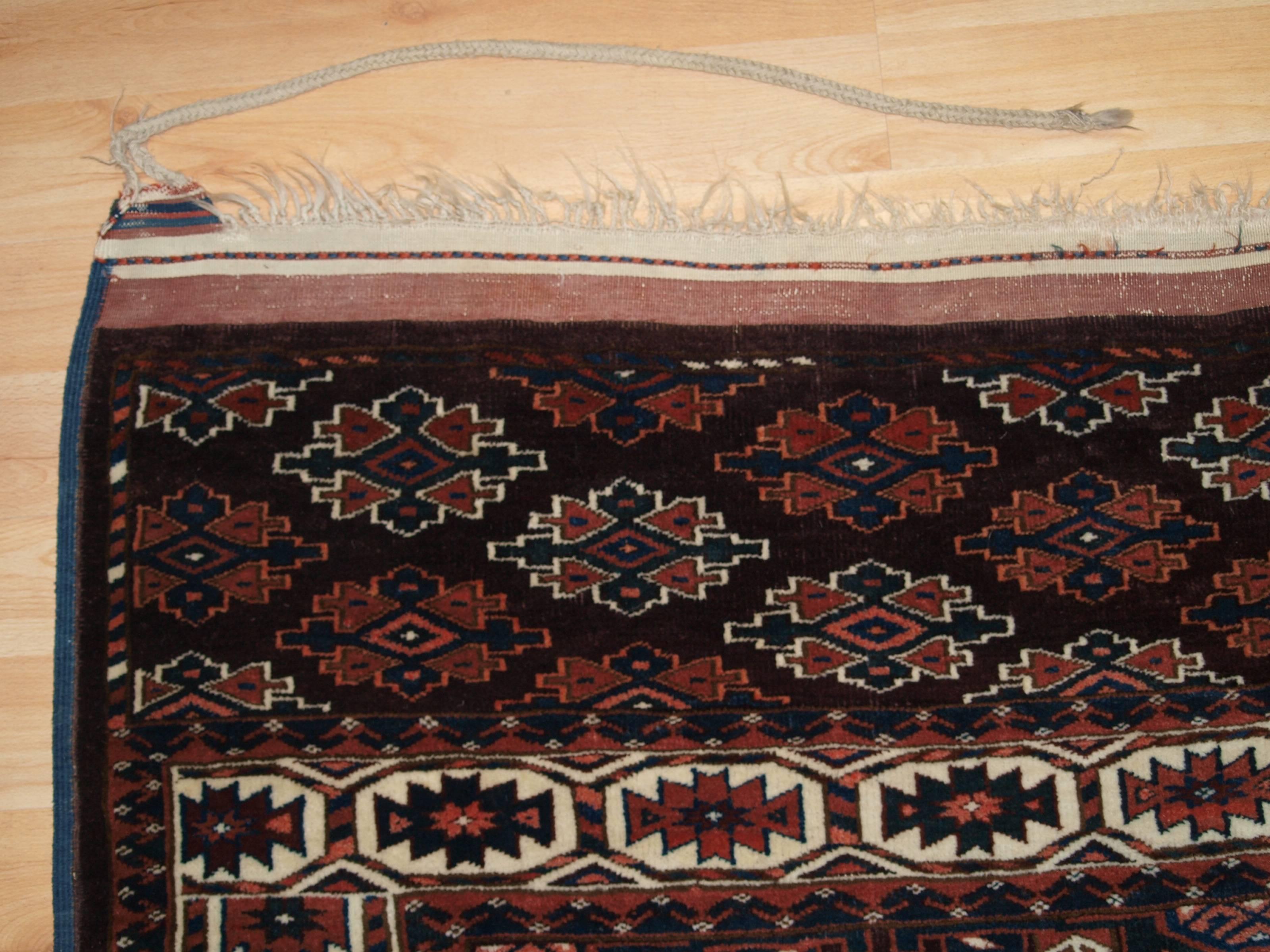 Central Asian Antique Yomut Turkmen Main Carpet with the ‘Kepse’ Gul Design, circa 1900 For Sale