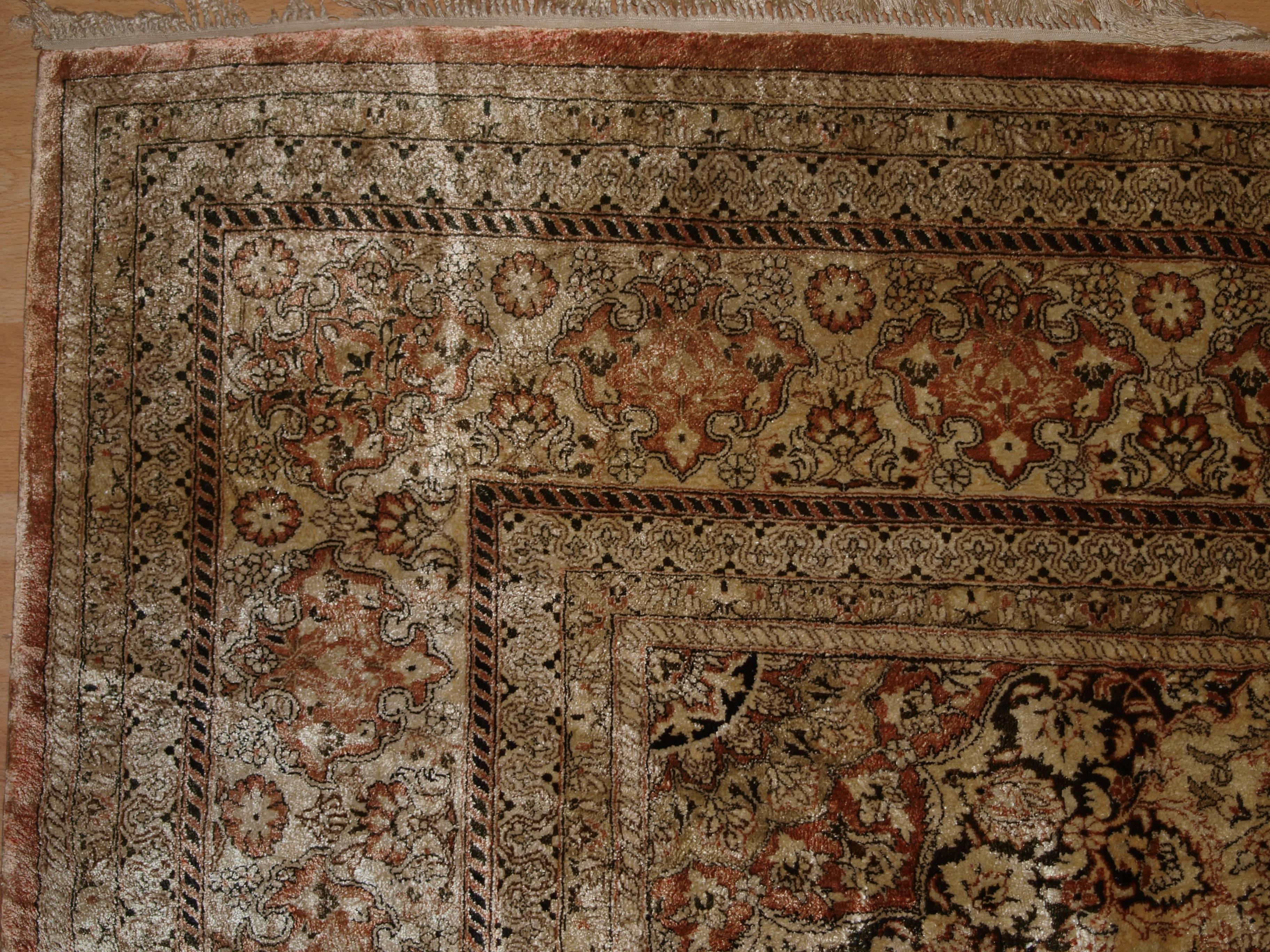 Fine Chinese Silk Rug in the Turkish Hereke Style For Sale 1