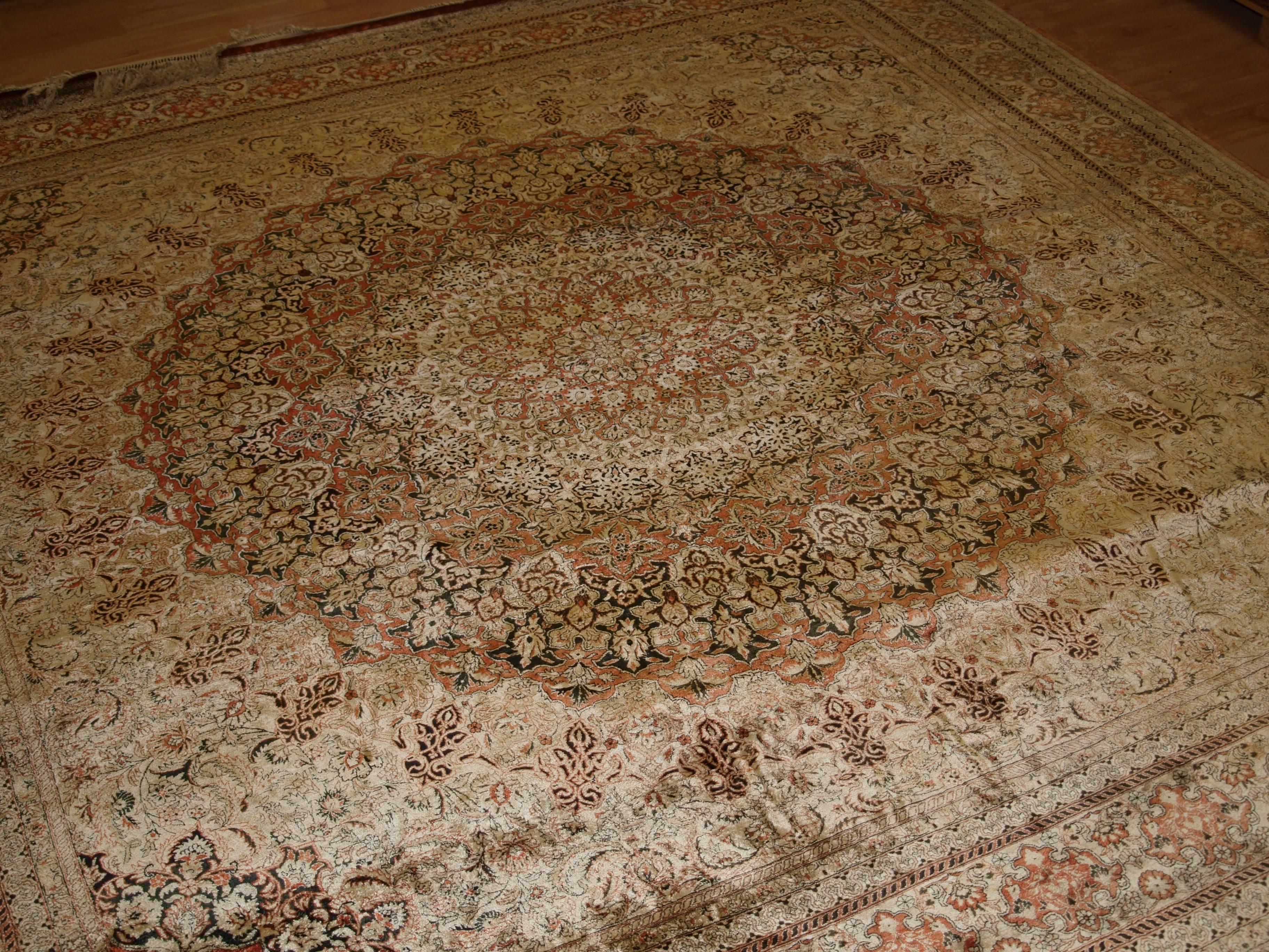 Fine Chinese Silk Rug in the Turkish Hereke Style For Sale 4
