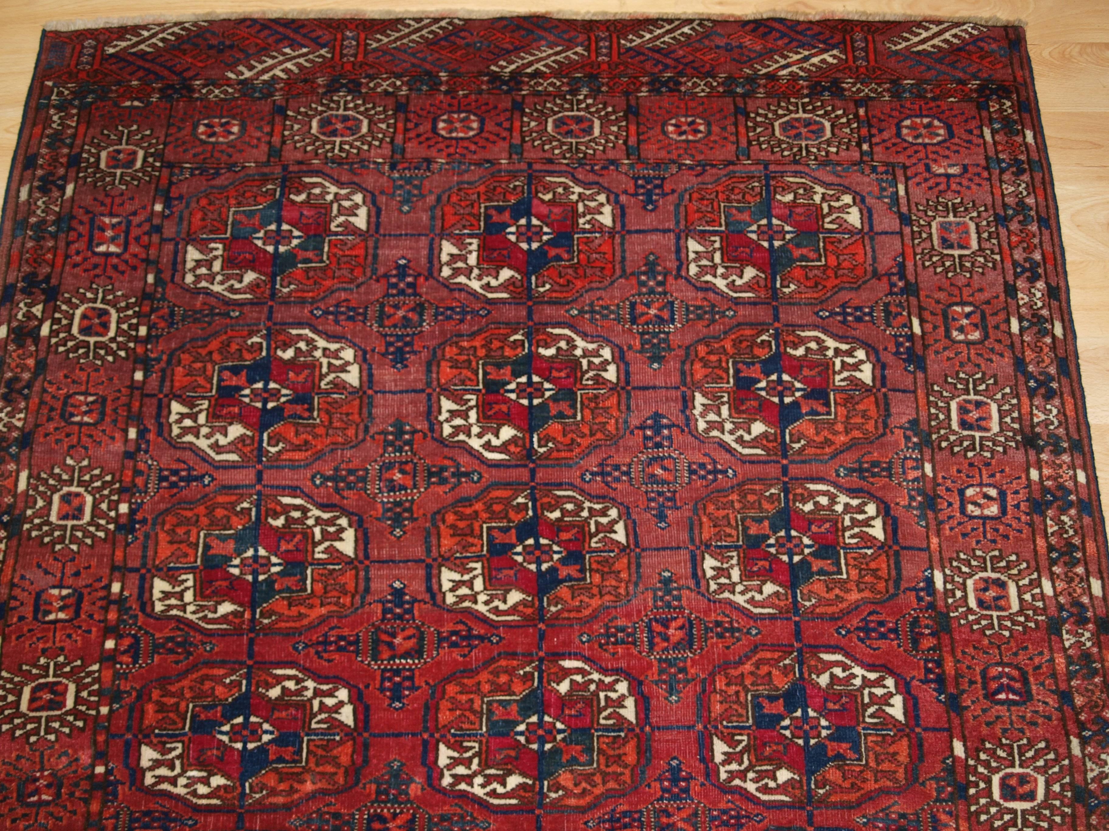 Antique Tekke Turkmen ‘dip khali’ Rug of Small Size, circa 1900 For Sale 1