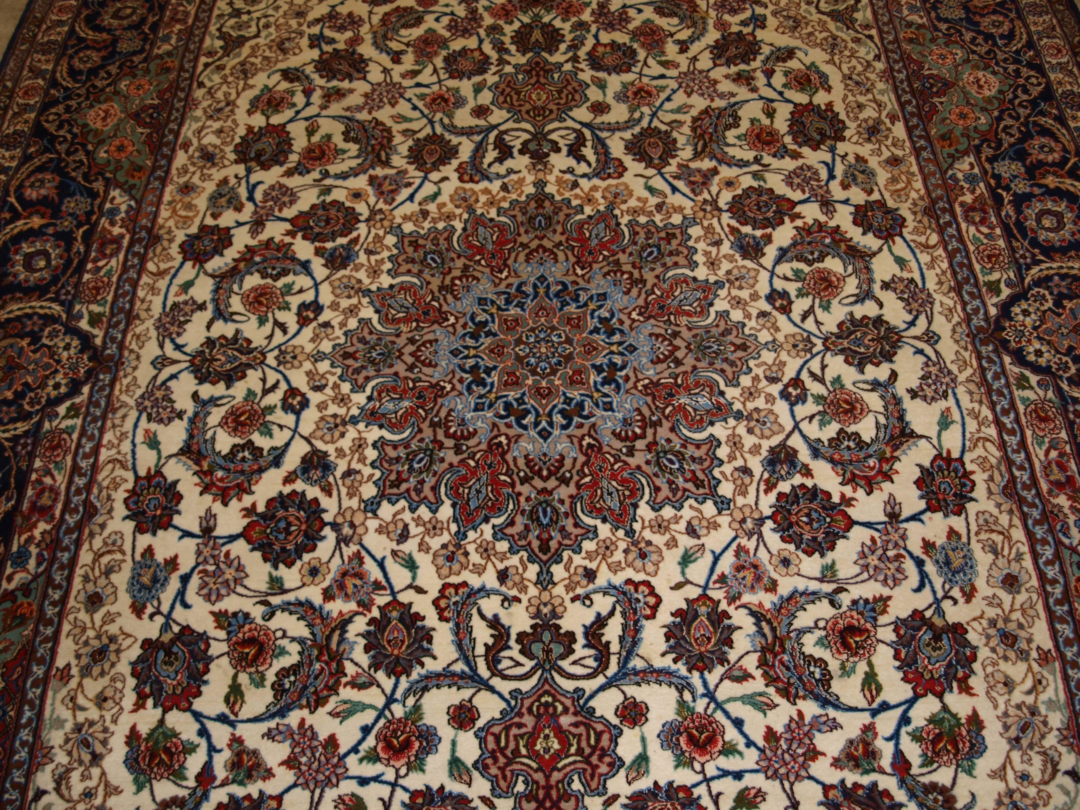 Old Persian Isfahan Carpet, Wool and Silk on a Very Fine Silk Foundation For Sale 3