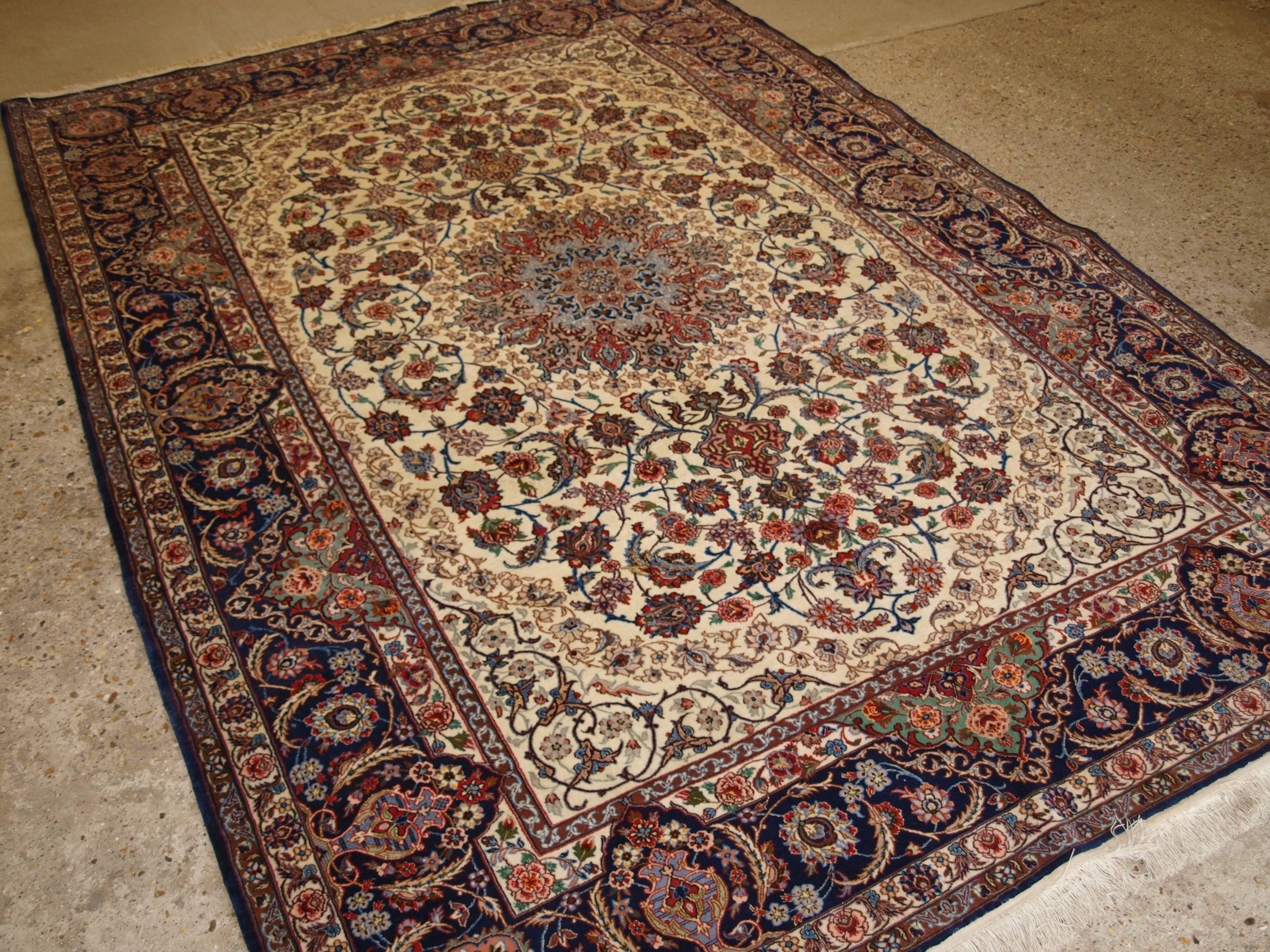 Old Persian Isfahan Carpet, Wool and Silk on a Very Fine Silk Foundation For Sale 5