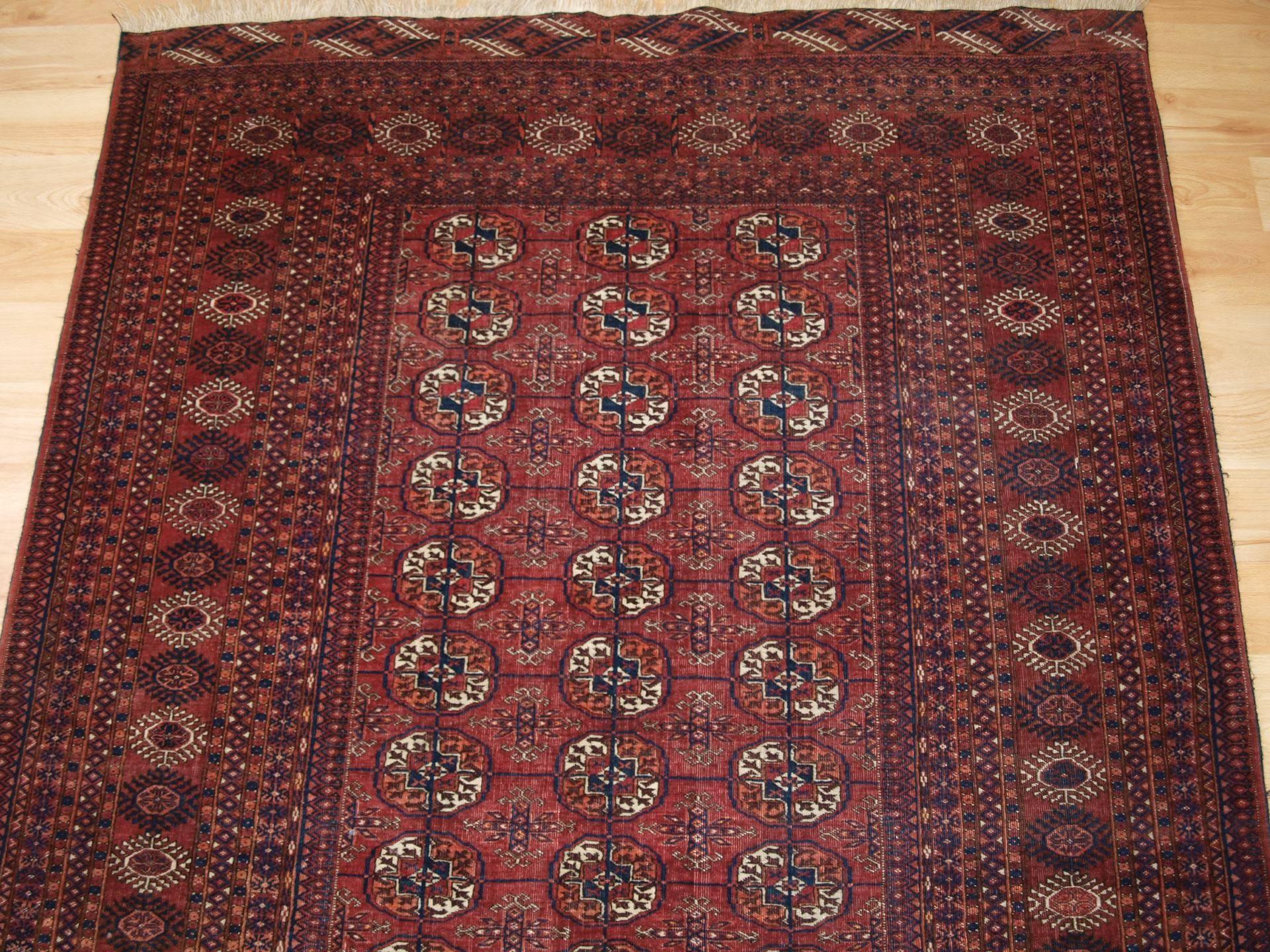 Antique Tekke Turkmen Rug of Excellent Design and Color, circa 1900 For Sale 2