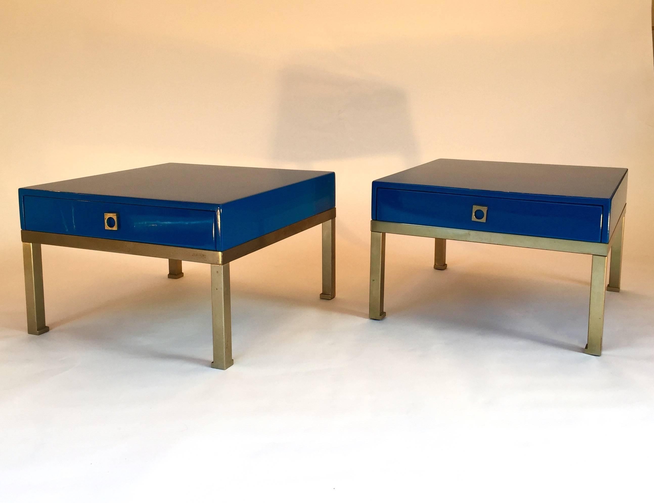 Mid-Century Modern pair of side end tables or nightstands in bleu lacquer by the designer Guy Lefèvre for Maison Jansen. Interior drawers in mahogany wood, nickeled brass feet. Typical model of Lefèvre but in an unusual big size. Guy Lefèvre is