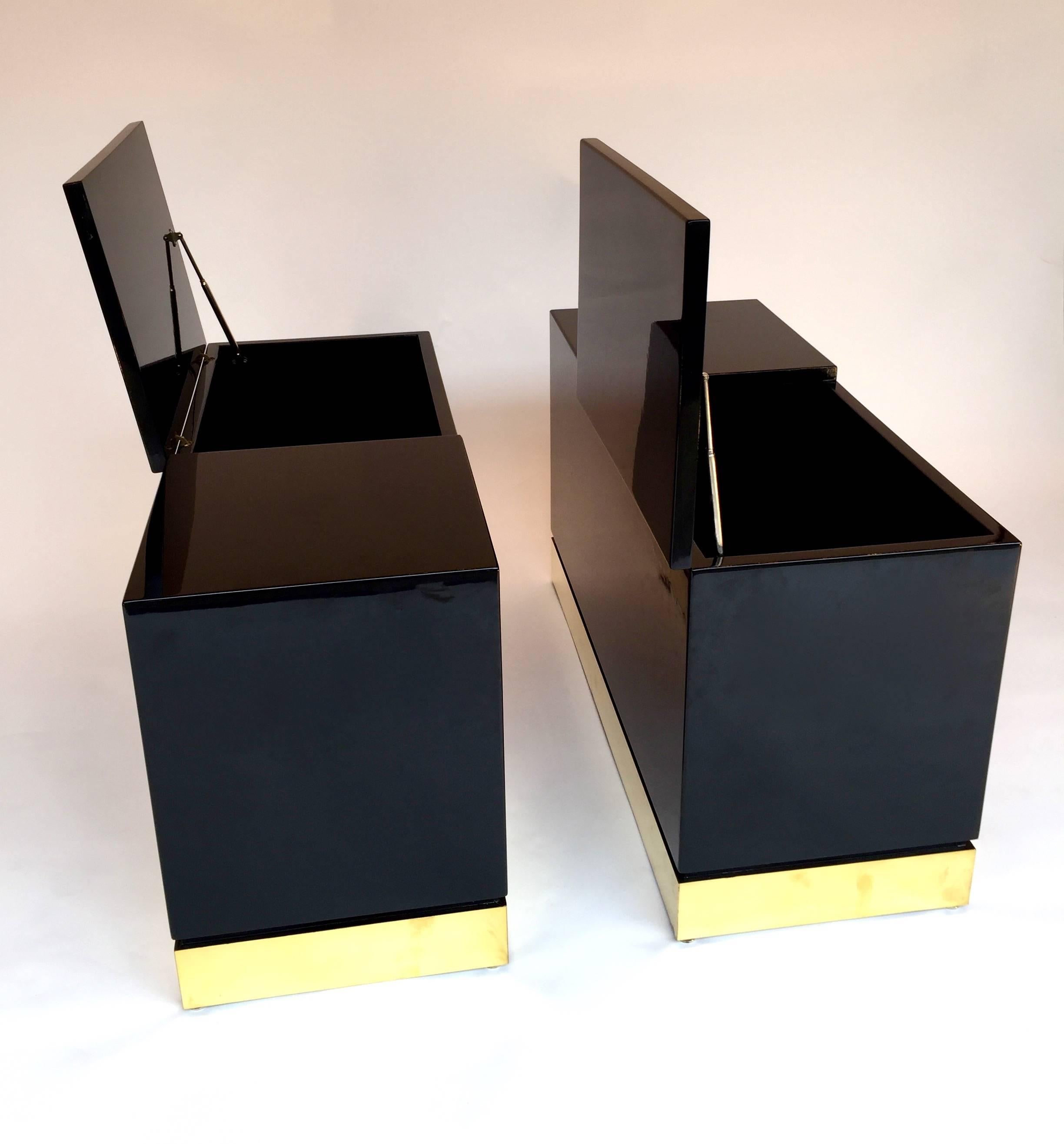 Mid-Century Modern Pair of End Side Tables Trunk Lacquered by Jean Claude Mahey, 1970s, France