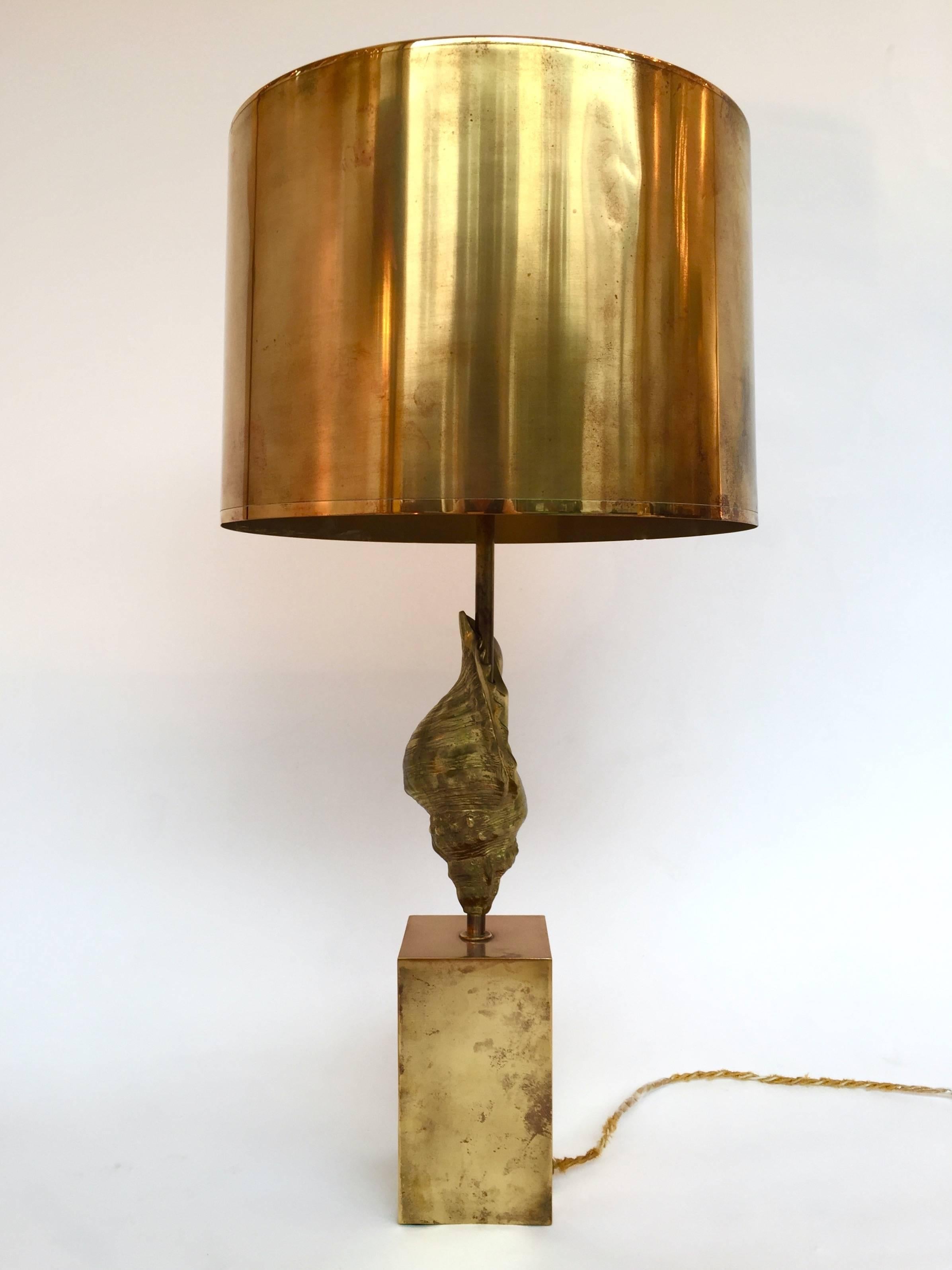 Iconic model of shell lamp by Jacques Charles for Maison Charles. All in gilt bronze with the original lampshade. Beautiful patina. Stamp on the base CHARLES MADE IN FRANCE. One of the best French manufacturer of the 1970s 1980s like Maison Jansen