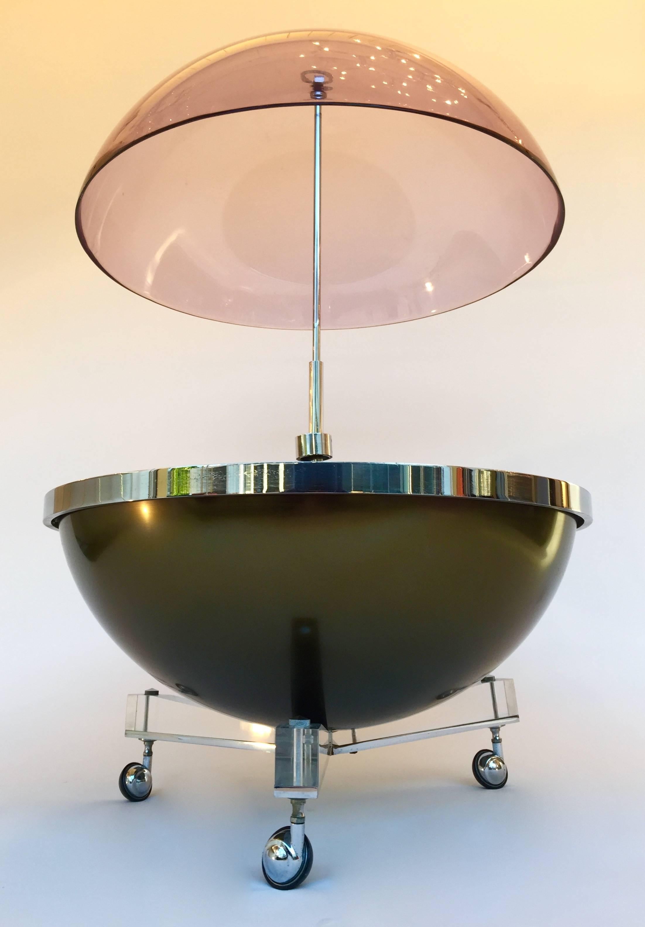Mid-Century Modern or Space Age bar by Pierre Cardin. Top in purple smoke plexiglass, base in shine green, metal chrome circle. Typical Space Age style of the 1970s.