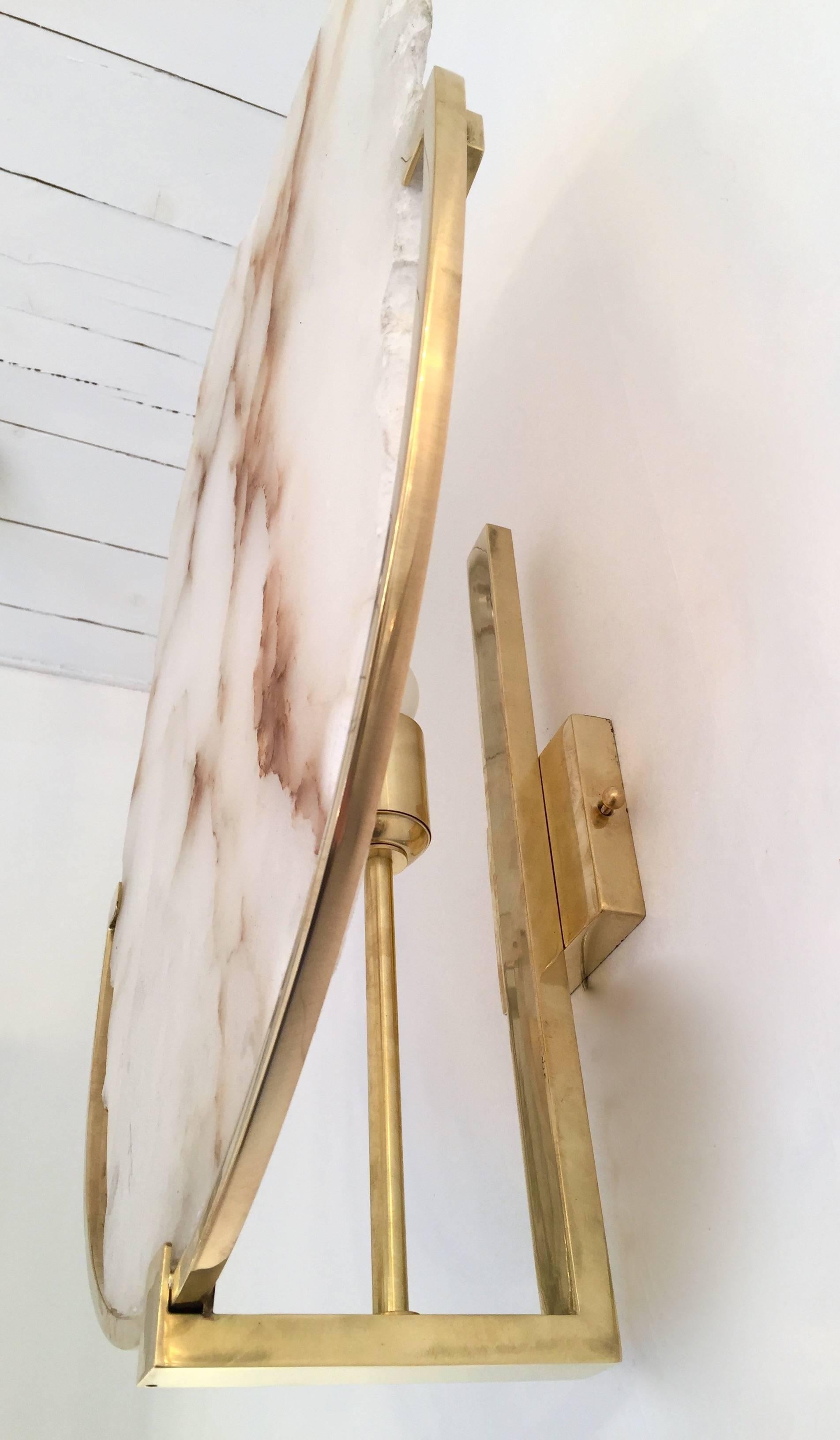 Pair of Sconces Alabaster and Brass Contemporary, Italy, 2016 In Excellent Condition In SAINT-OUEN, FR