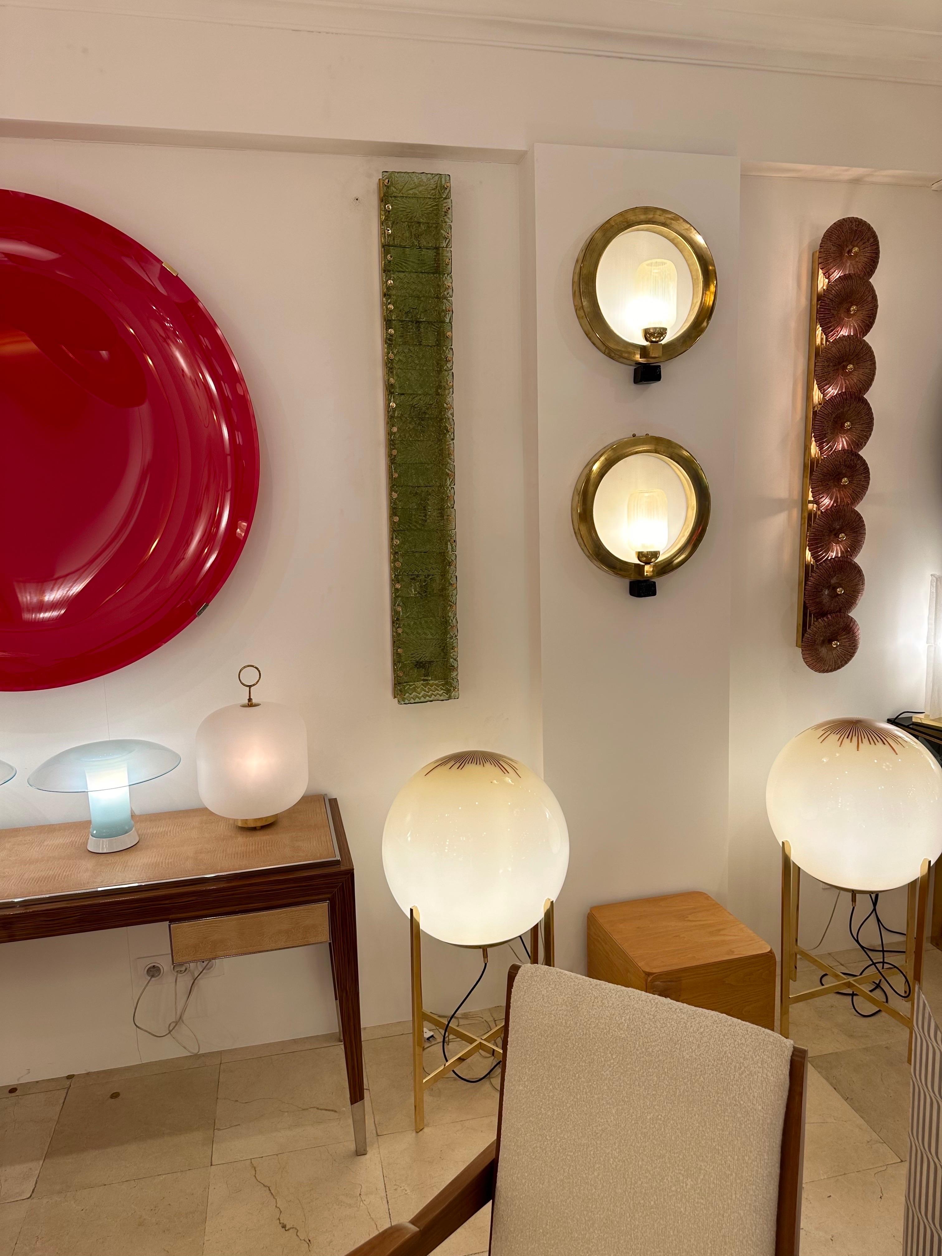 Paire d'appliques contemporaines en laiton et verre de Murano, Italie en vente 10