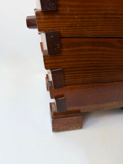Ein Paar „Mid-Century Modern“-Hocker mit Griffen, Holz, Italien, 1970er Jahre