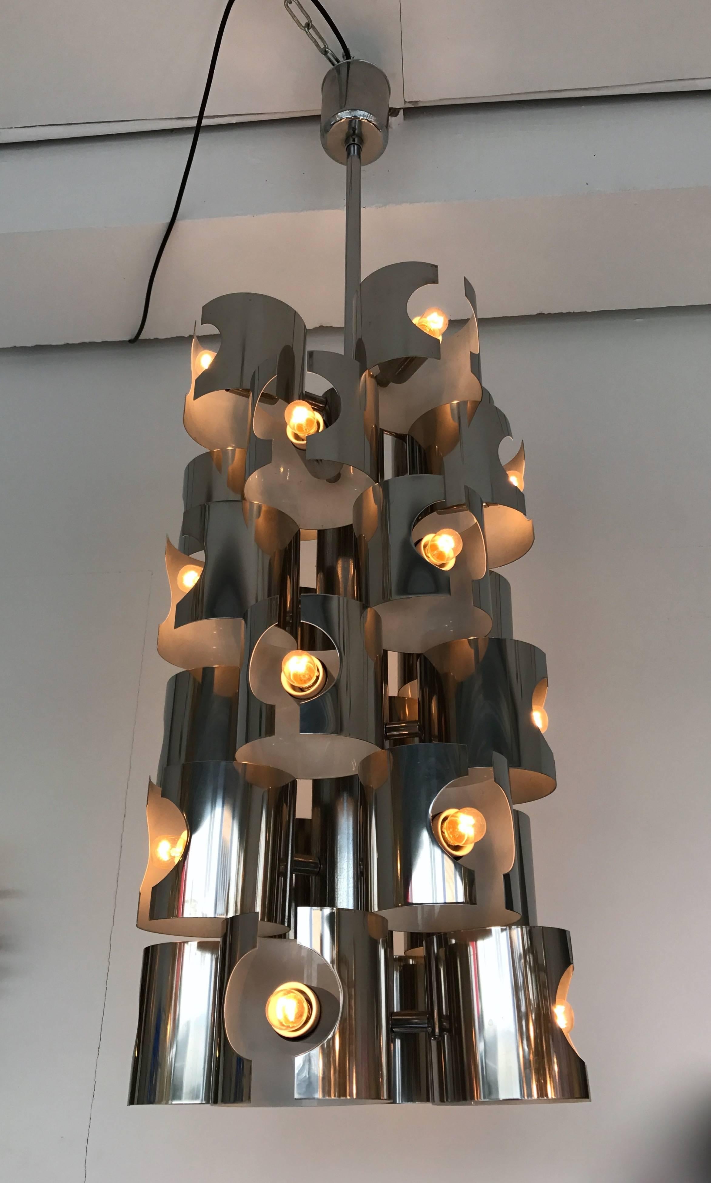 Chandelier by R. Fontana, Italy, 1970s In Excellent Condition In SAINT-OUEN, FR