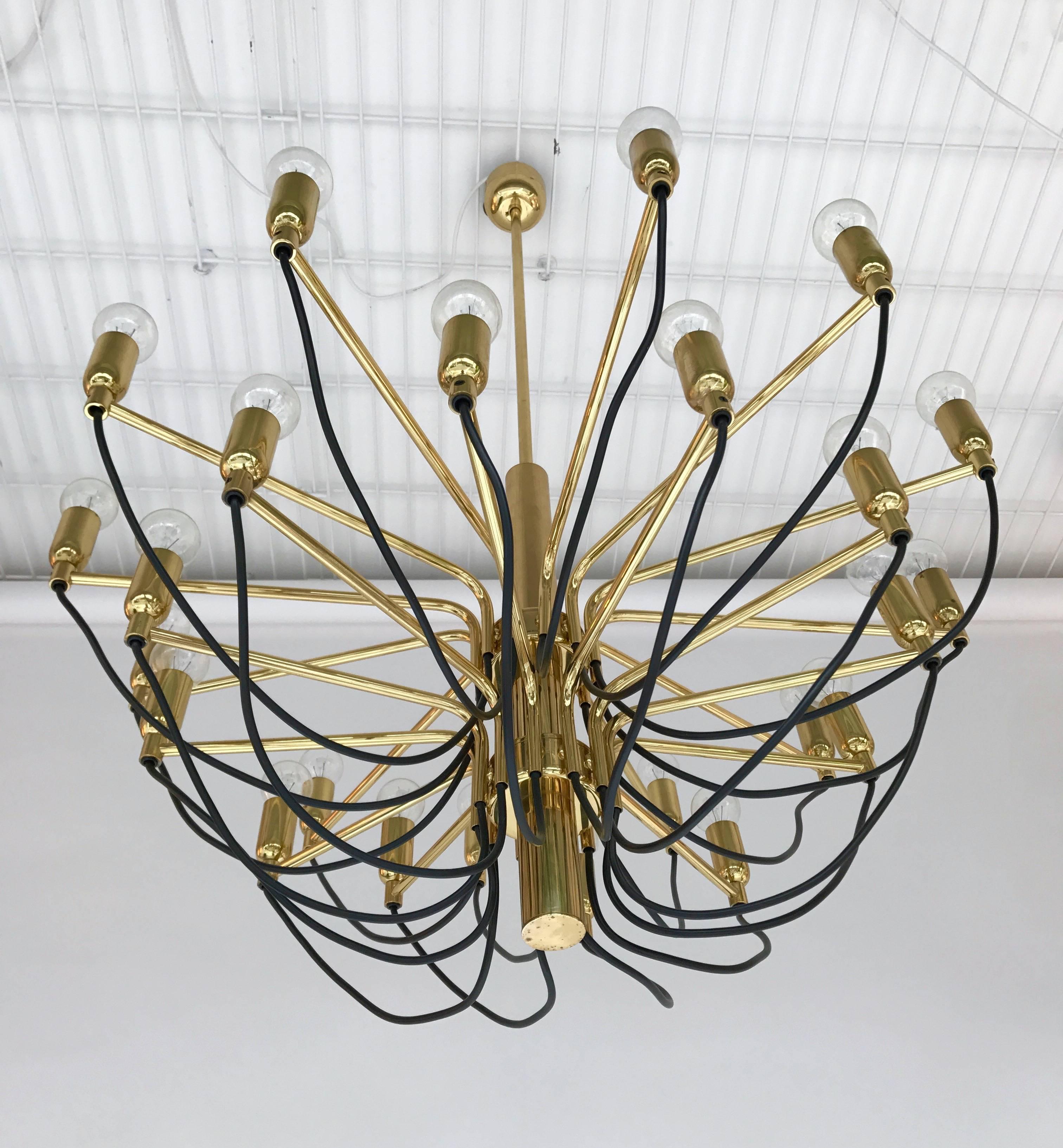 Chandelier or ceiling pendant light from the editor Staff Leuchten Germany, full brass. Height easily adjustable. Famous manufacture like Sarfatti, Sciolari, Reggiani. The chandelier can be prepare for E12 bulbs the UK/US norm.
