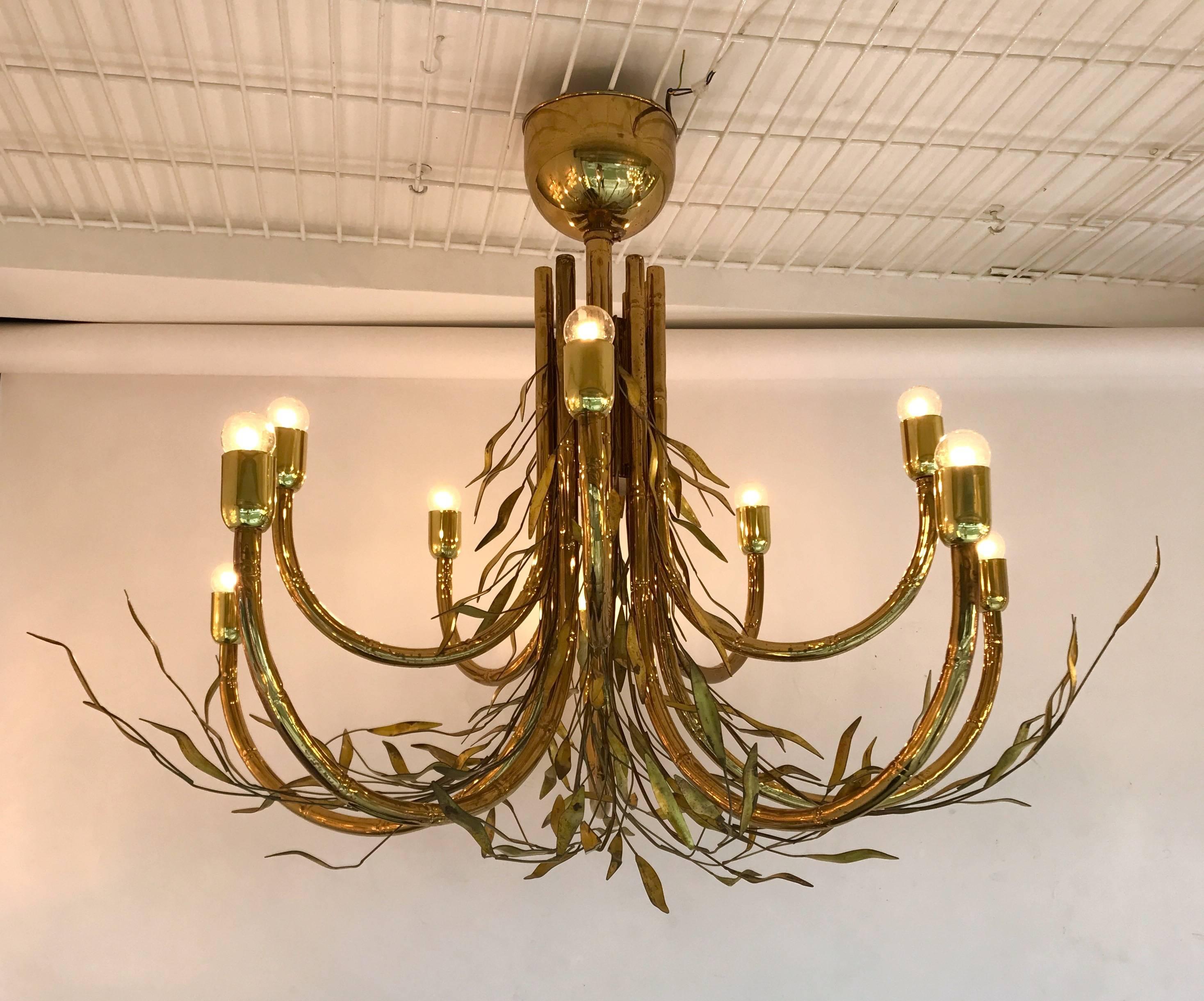 Huge chandelier or ceiling pendant light bamboo style full brass, delicious lacquered leaves imitation of real leaves. Ten lights. Large size, great quality and patina. Famous design like Maison Jansen, Baguès, Palm tree, Hollywood Regency, Romeo