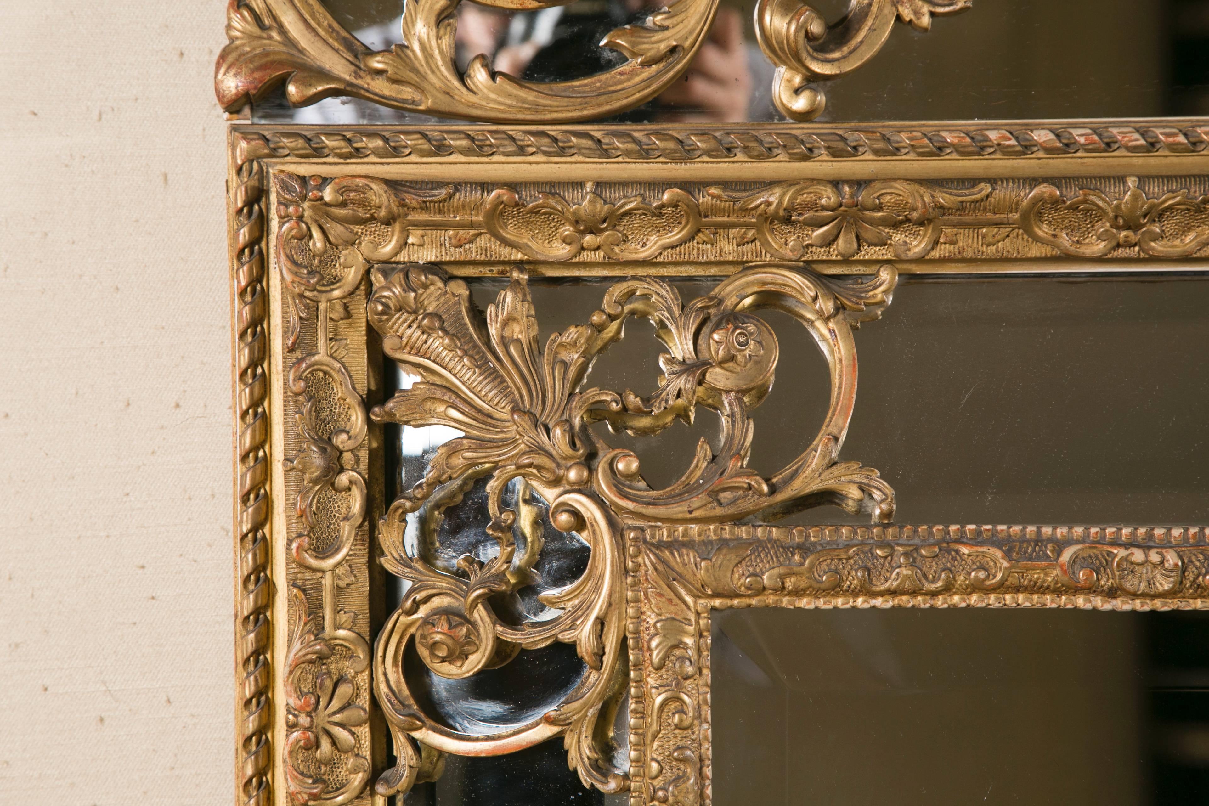 19th Century French Regence Style Carved Giltwood Mirror with Parcloses For Sale 3
