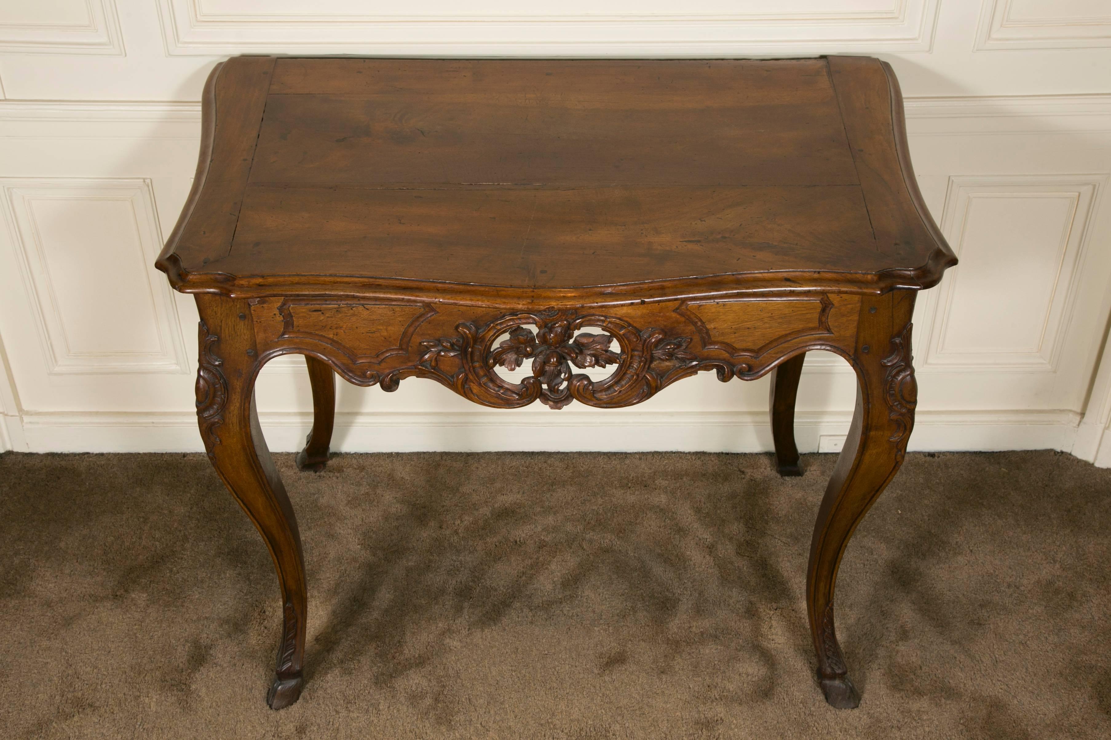 French 18th Century, Louis XV Style Provençale Walnut Console Table on Cabriole Legs