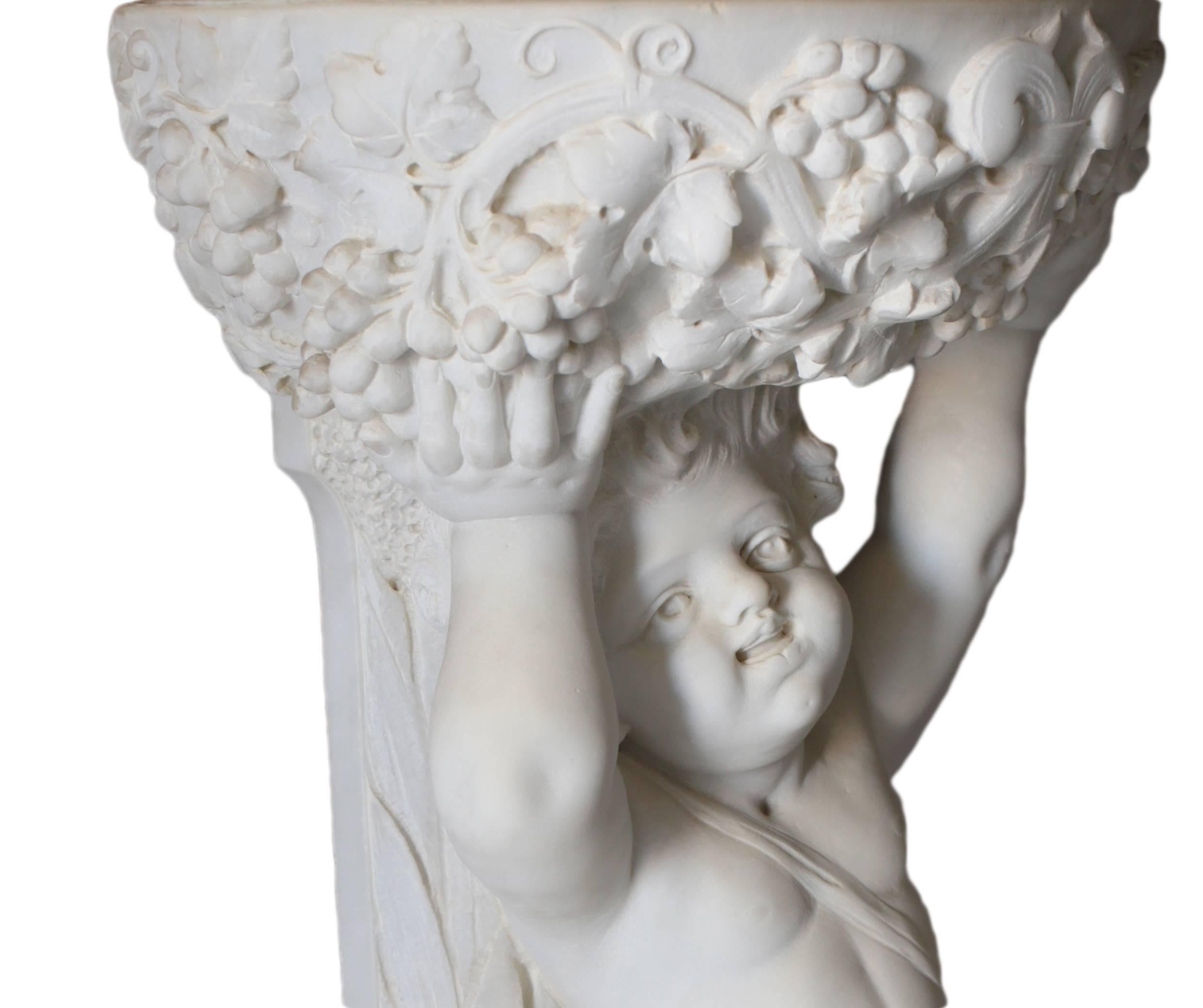 19th Century Italian Hand-Carved Marble Fountain In Excellent Condition For Sale In Pasadena, CA