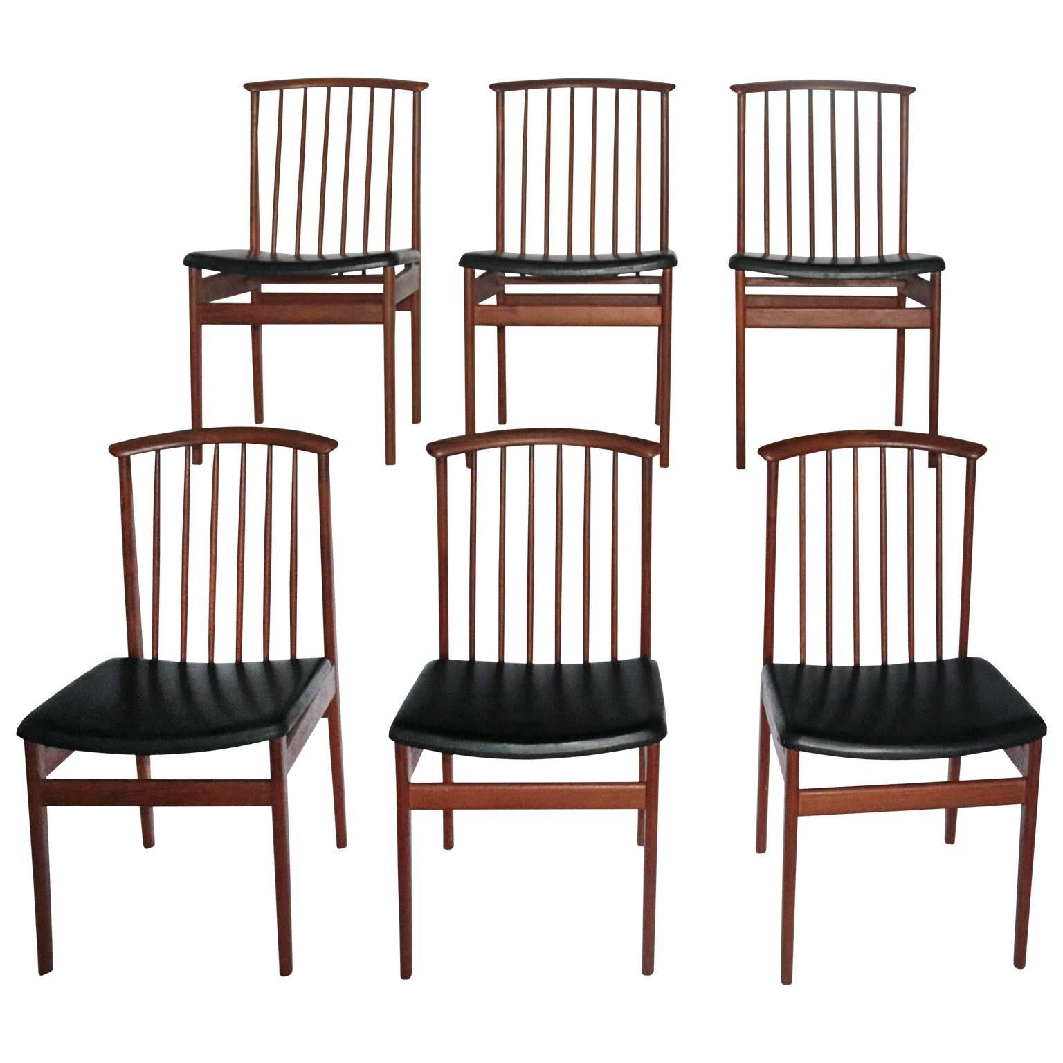 Mid-Century Modern Set of Six Mid-Century Teak Dinning Chairs by DUX