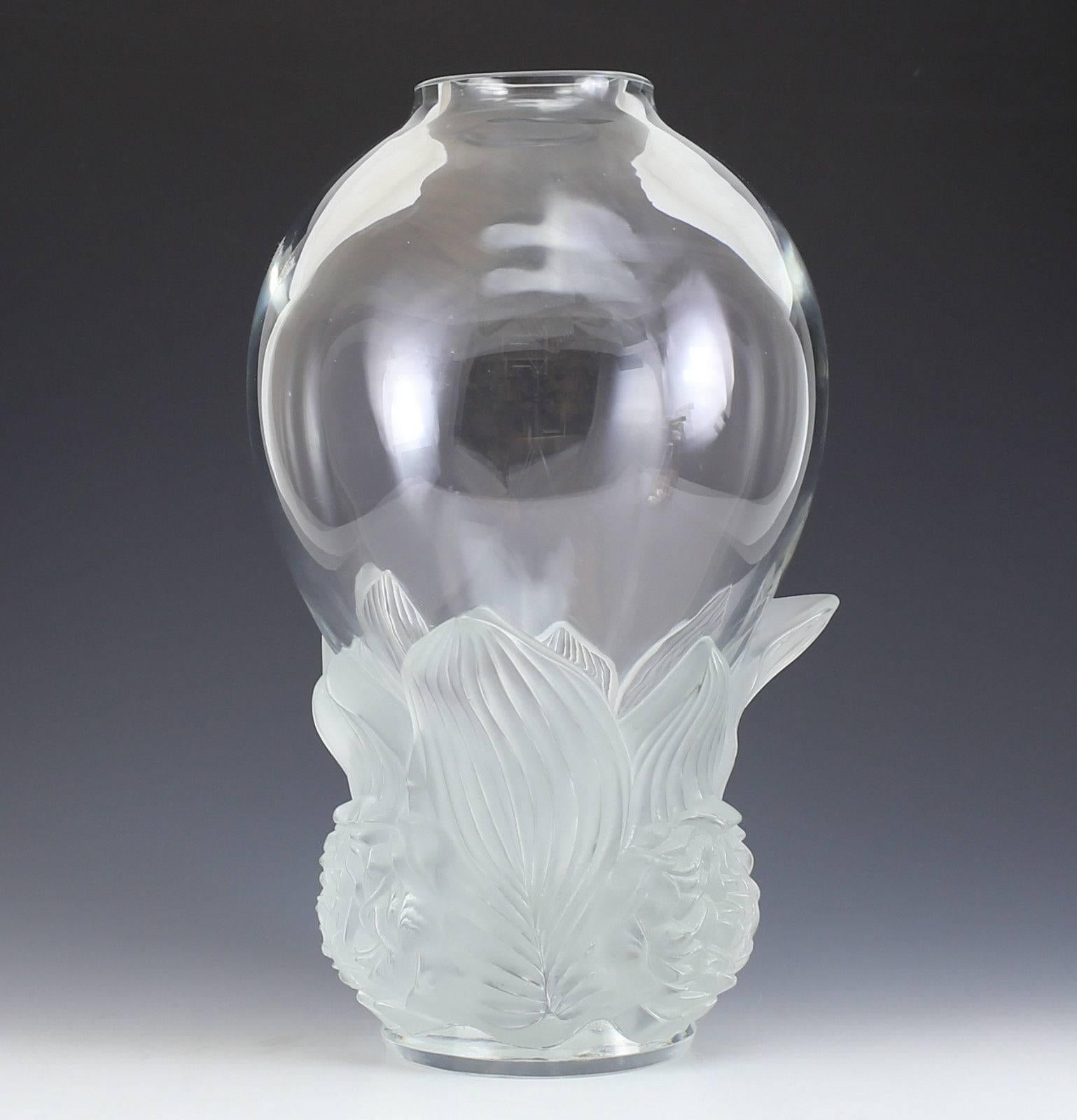 Lalique France Clear and Frosted Crystal Peonies Vase In Good Condition In Pasadena, CA