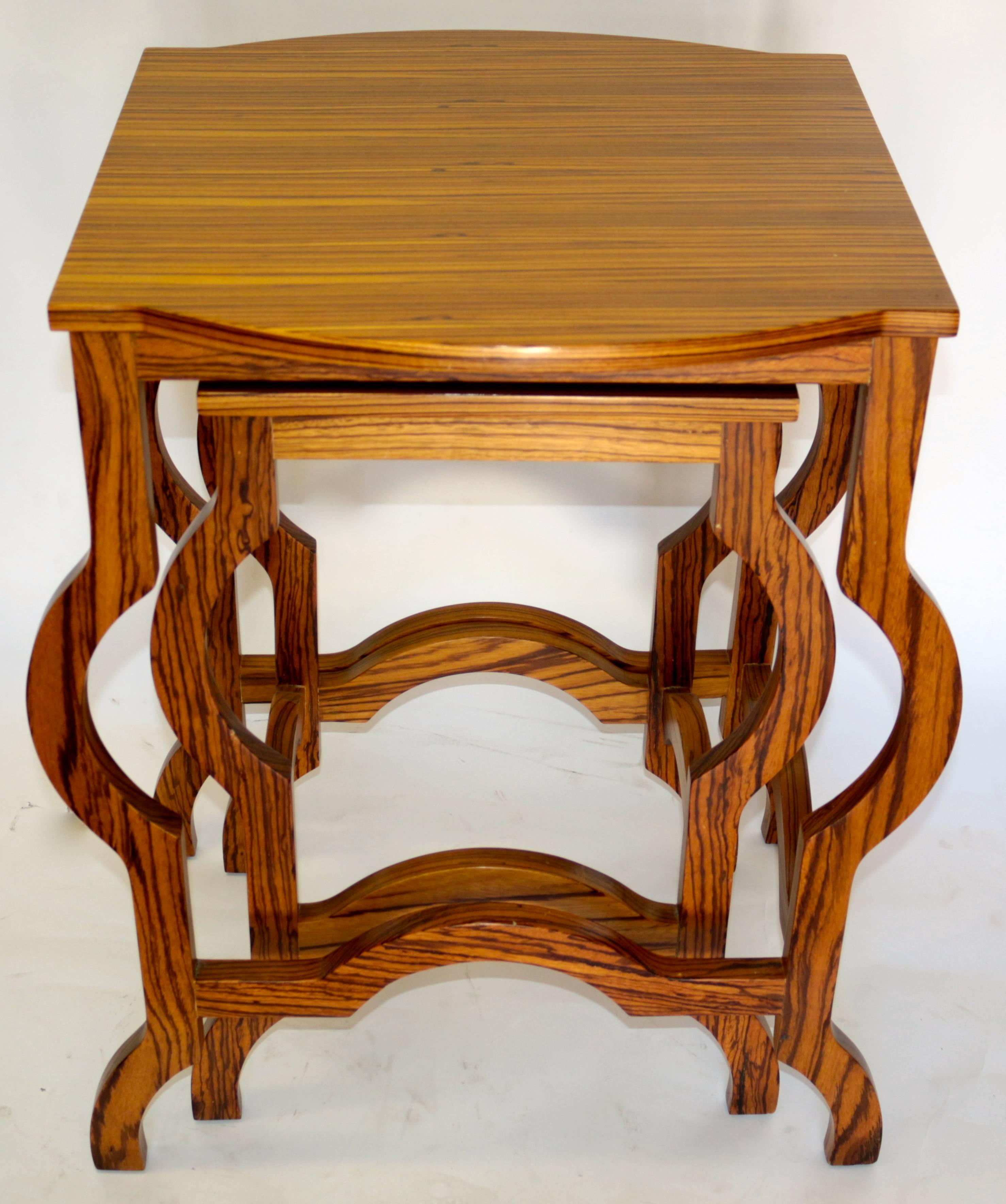 Elegant Two-Piece Modern Zebra Wood Nesting Table Side Table In Excellent Condition In Pasadena, CA