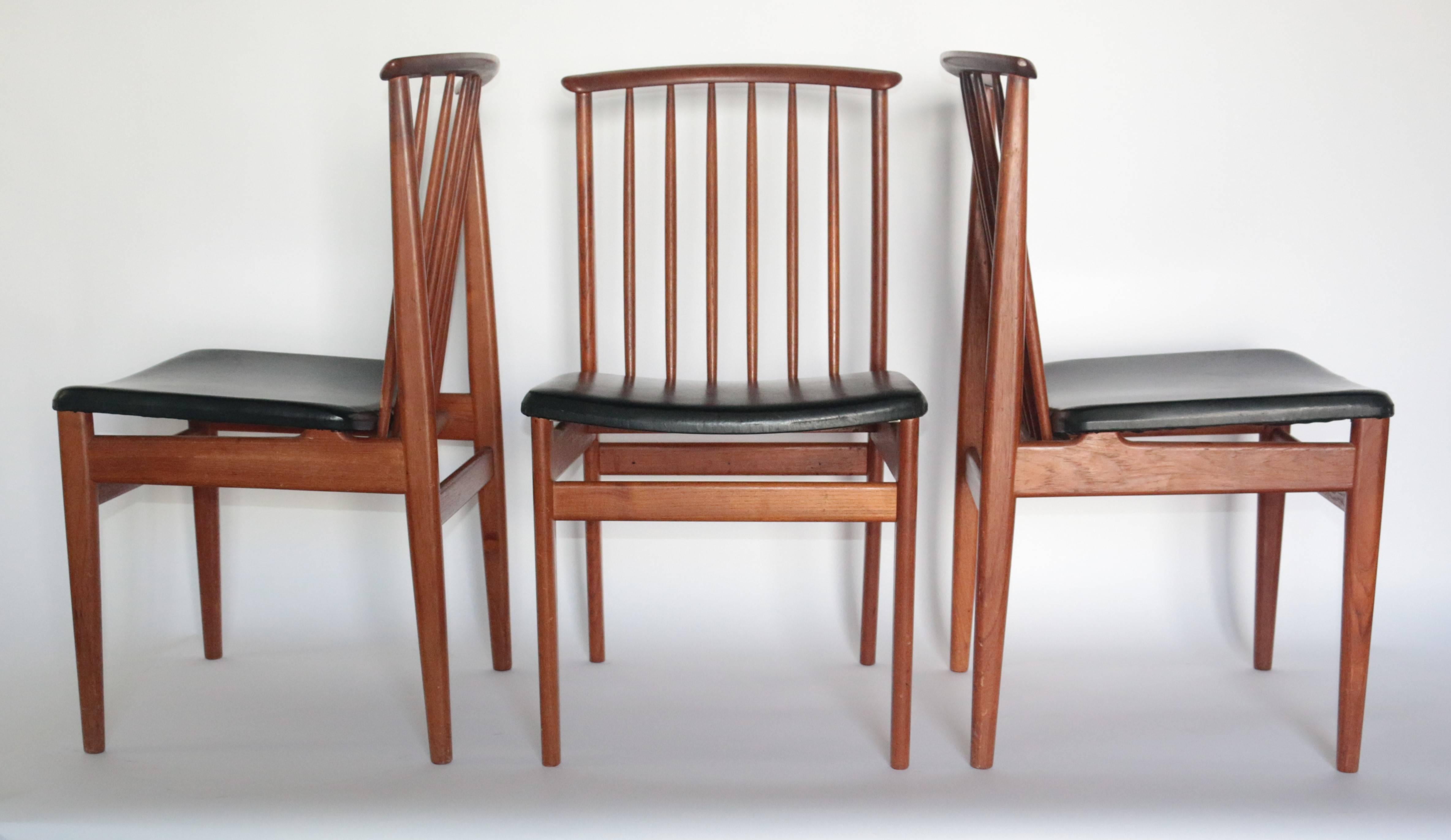 Set of Six Mid-Century Teak Dinning Chairs by DUX In Excellent Condition In Pasadena, CA