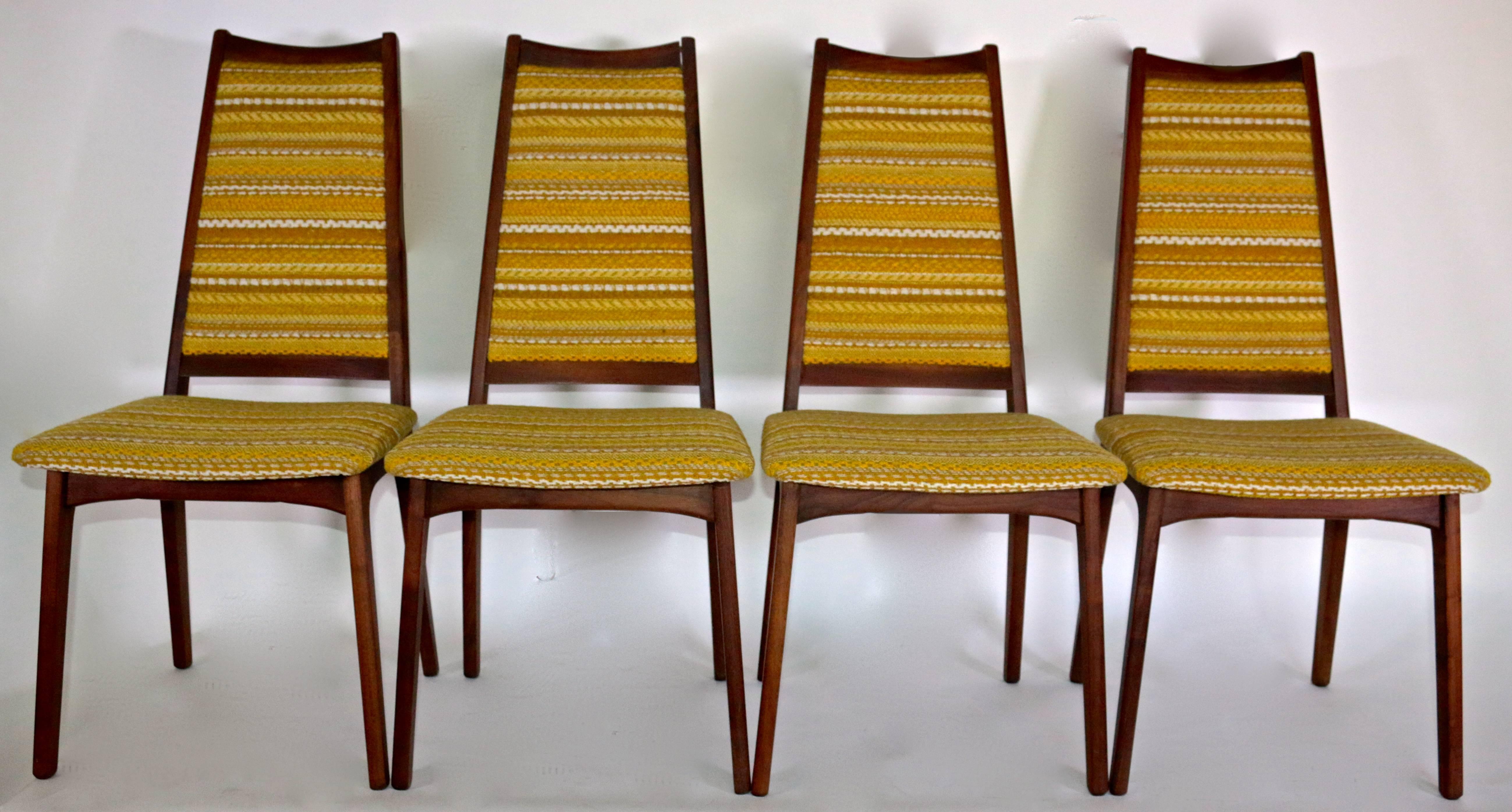 Mid-Century Modern Danish Set of Eight Dinning Table Chairs 3