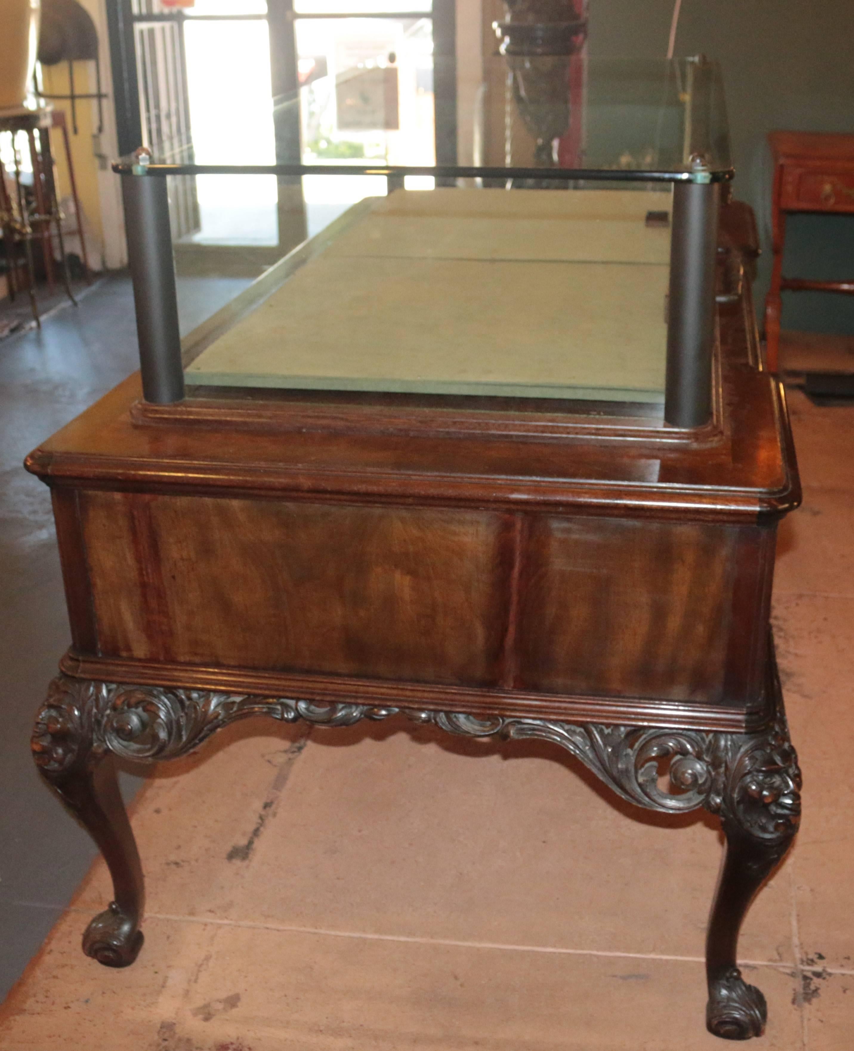 Buccellati Designer 19th Century Showcase Table, Vitrin 1